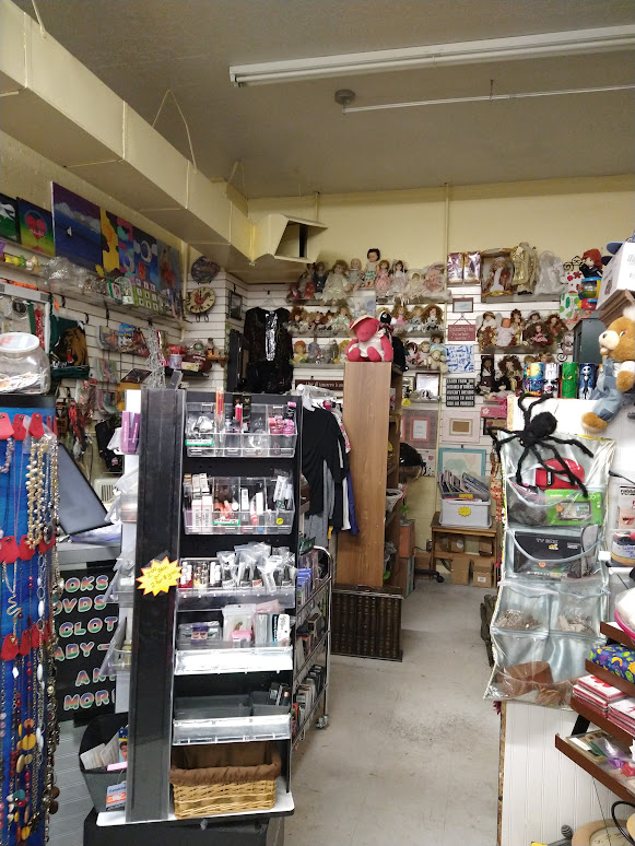 Little Boutique Style Thrift Store & Consignment and Holiday Shop in Tremonton