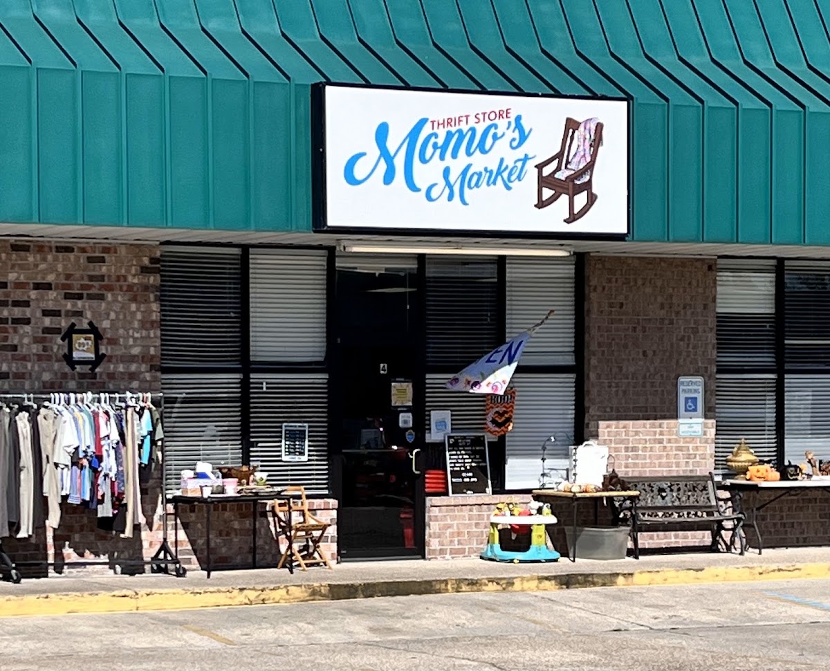 Momo's Market Thrift Store in Baton Rouge