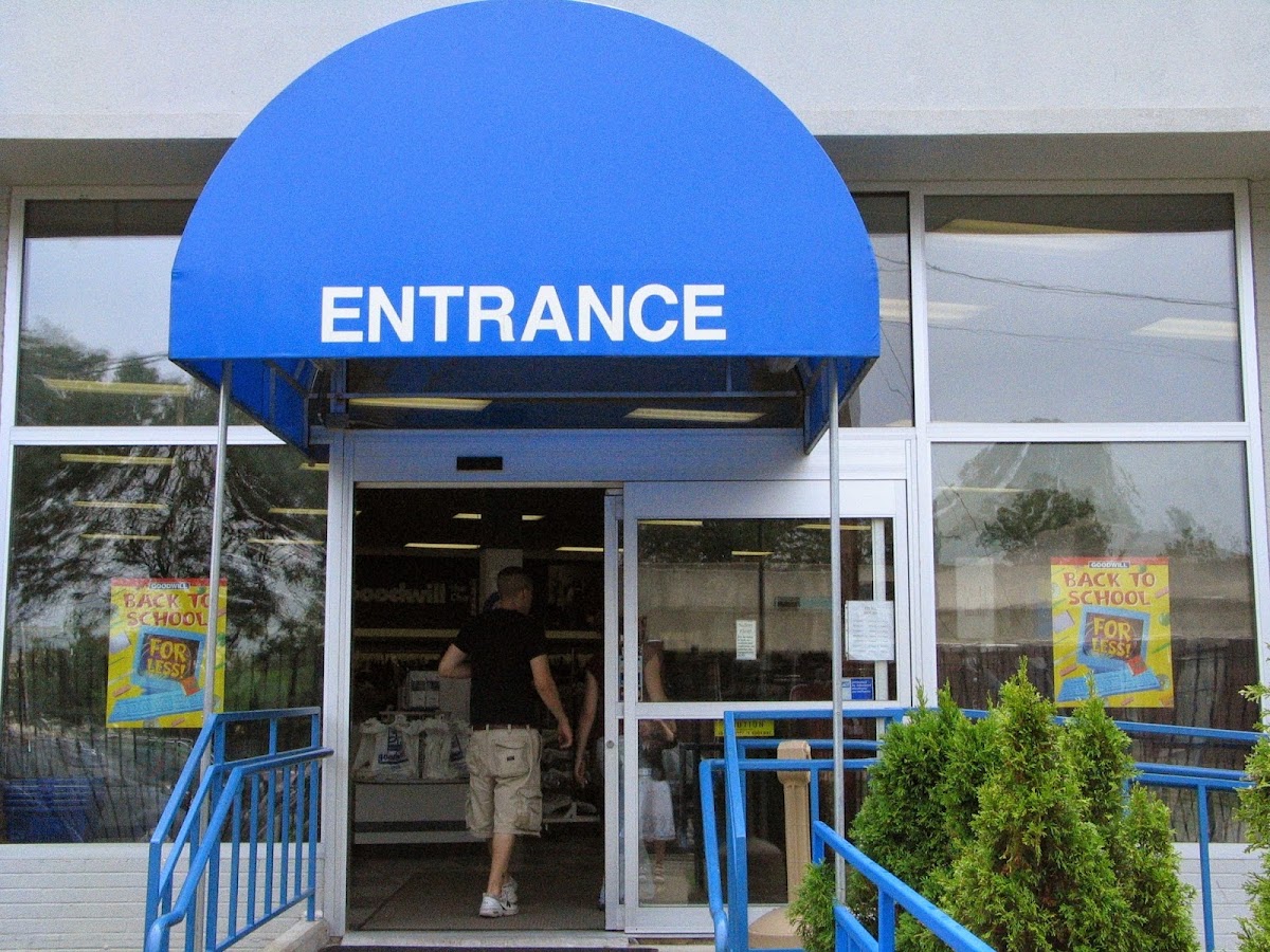 Goodwill Bridgeport Store and Donation Station in Bridgeport
