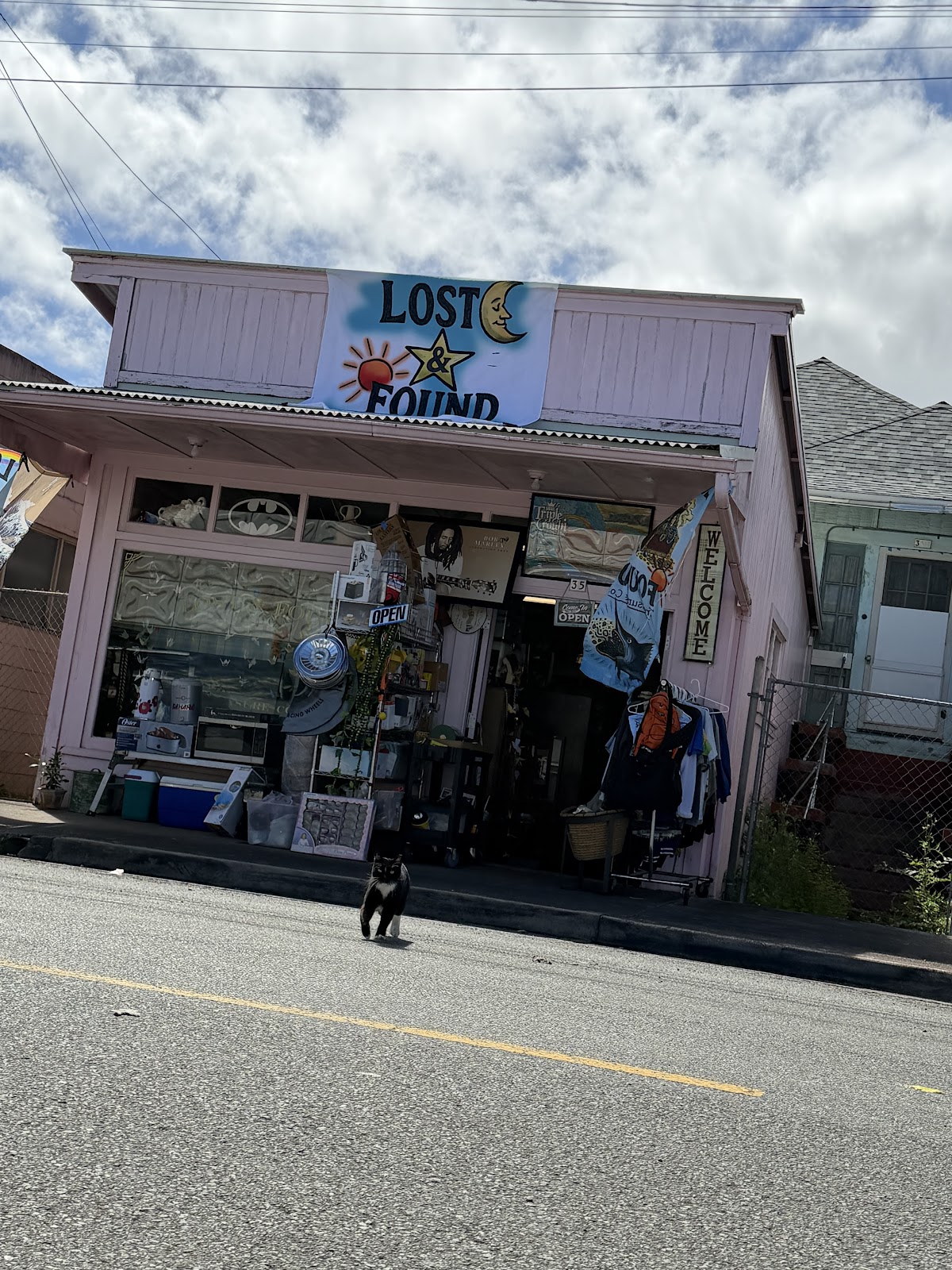 Lost and Found Treasures Co in Wahiawa