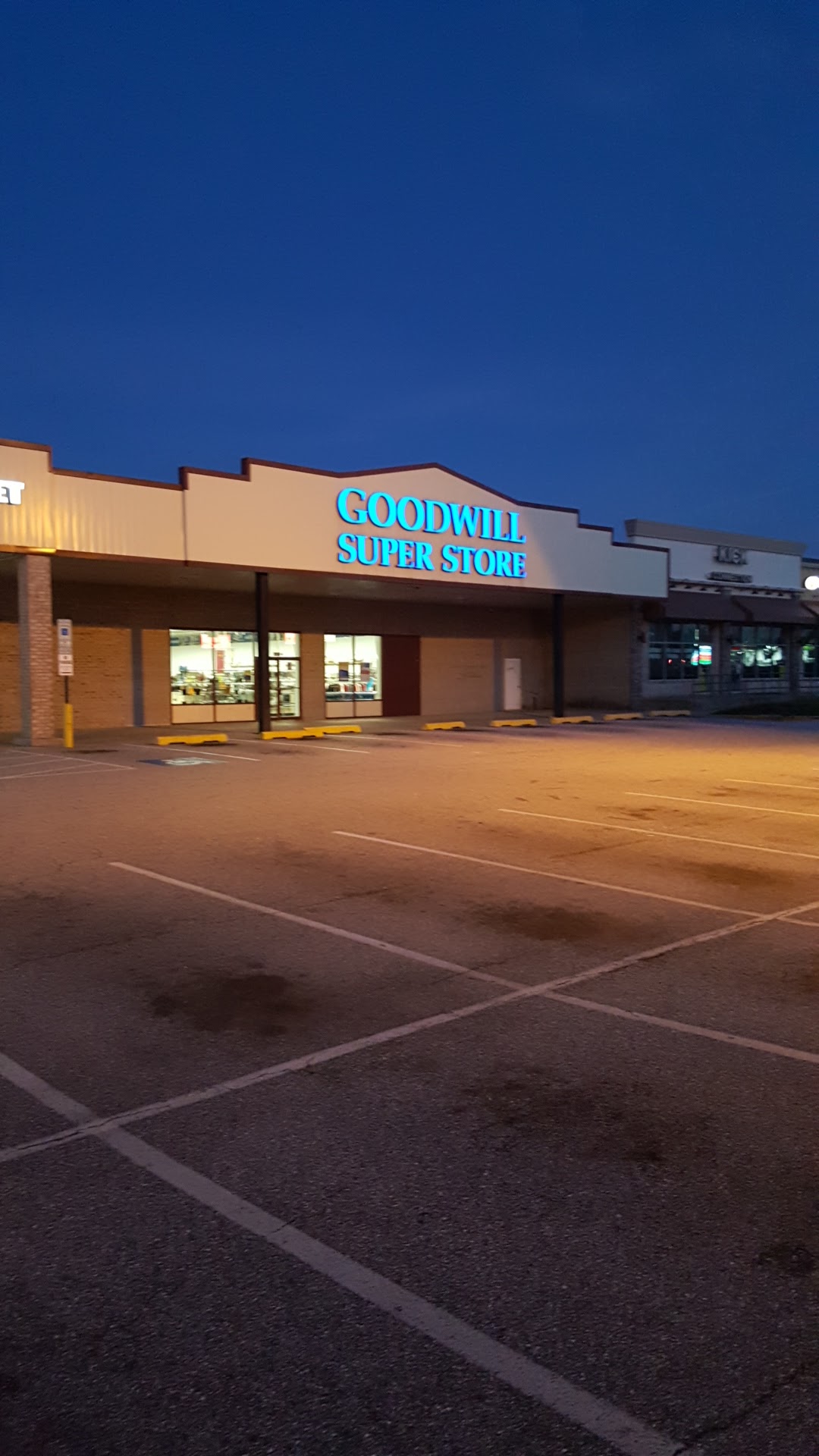 Goodwill Retail Store and Donation Center in Pasadena