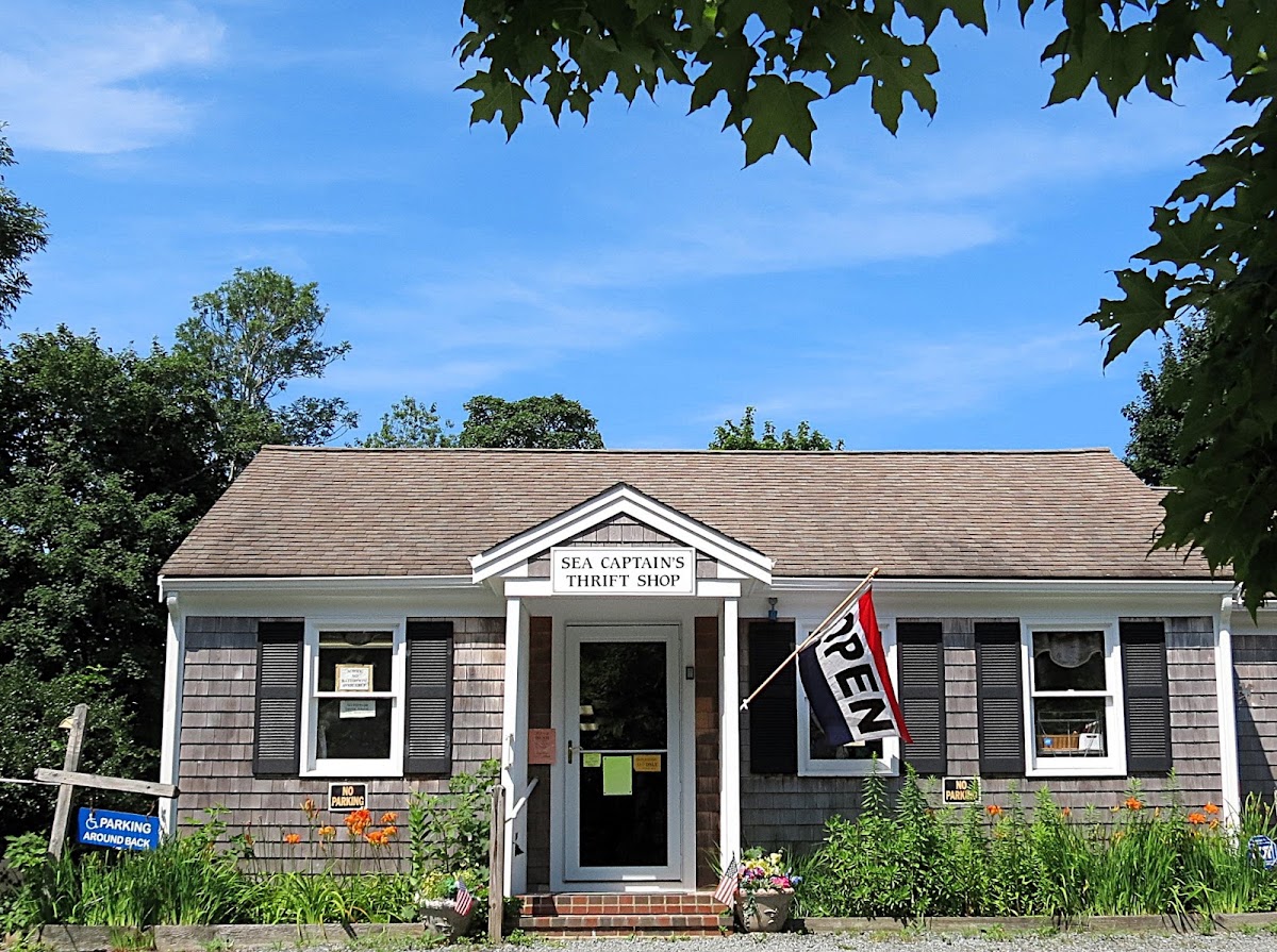 Sea Captains' Thrift Shop in Brewster