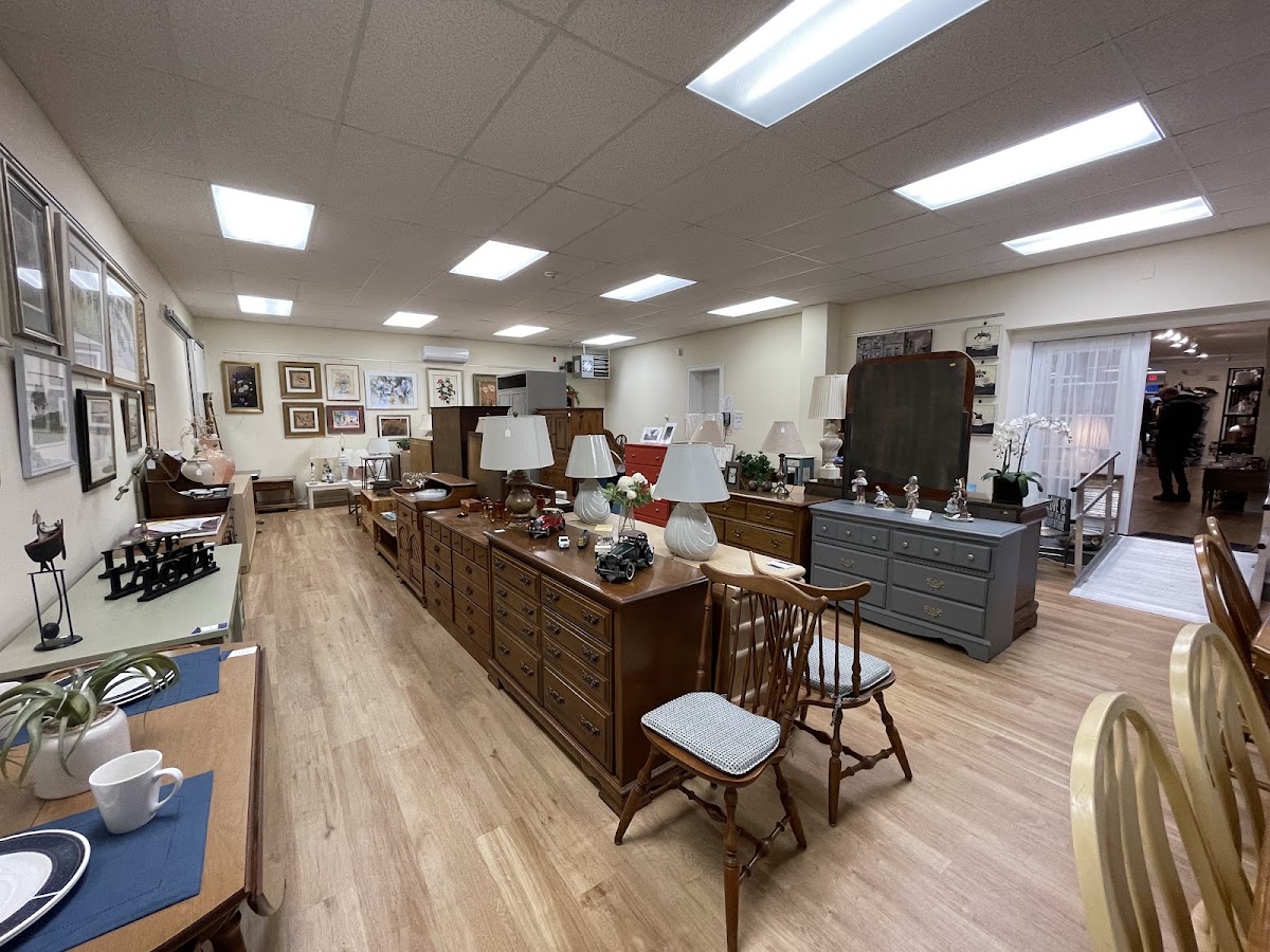 Second Glance Thrift Boutique in Harwich