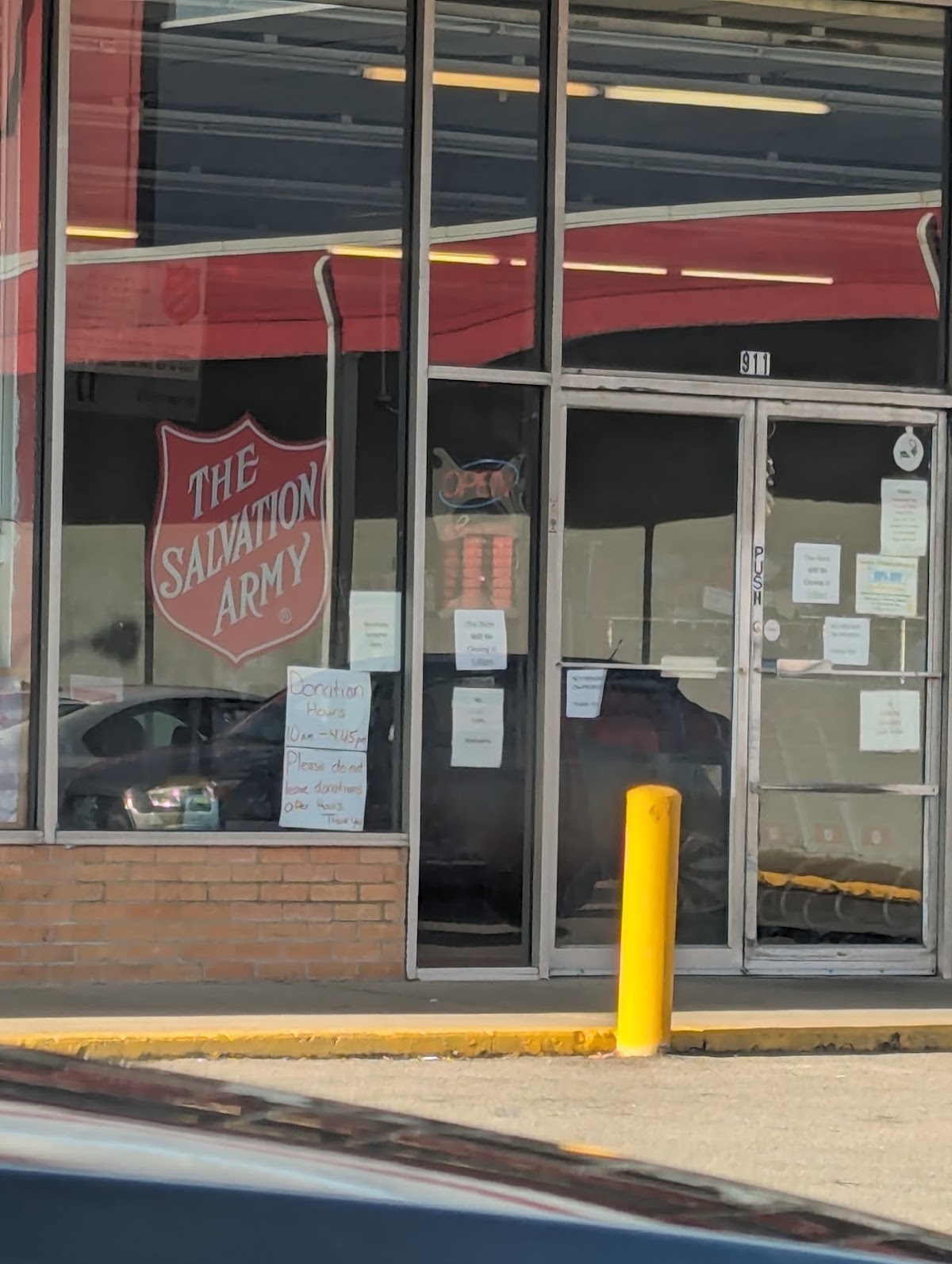 Salvation Army Thrift Store in Cross Lanes
