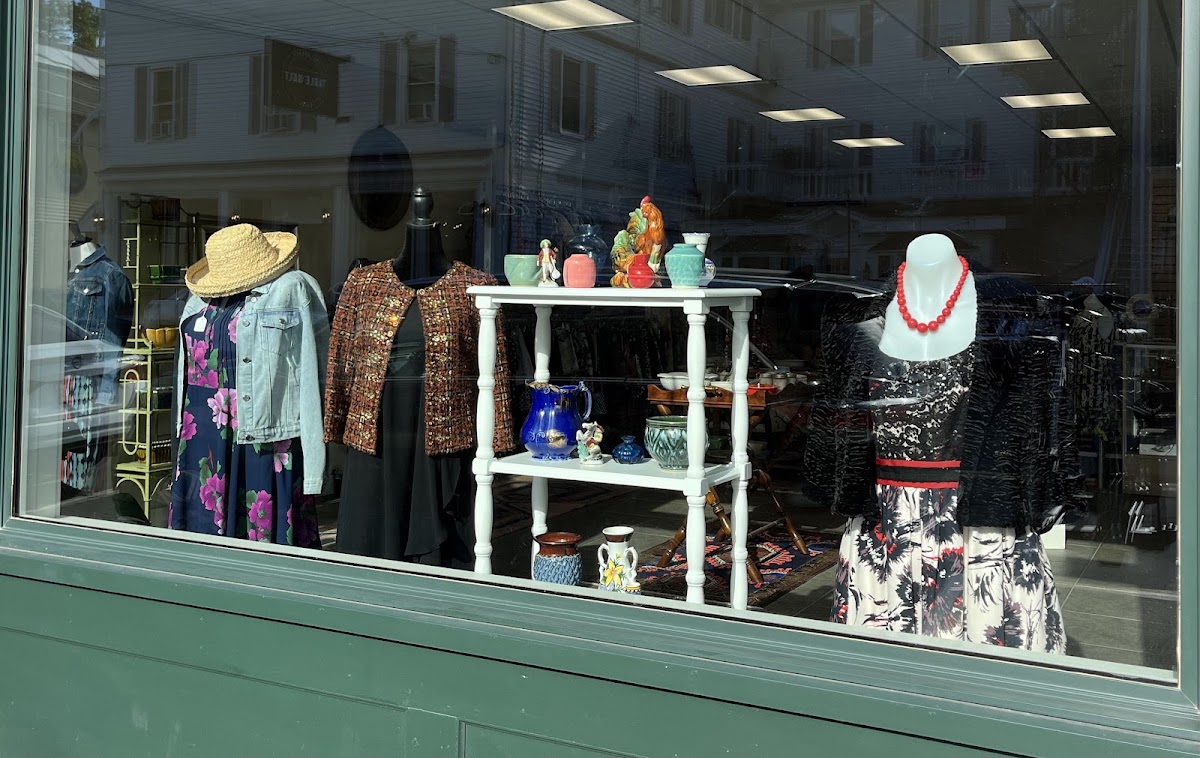 Love Me Again Thrift Boutique in Bar Harbor