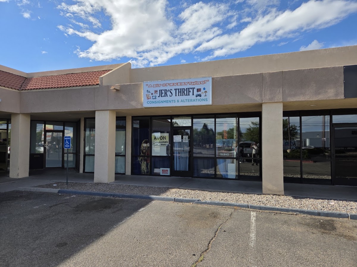 Avon/Thrift shop in Albuquerque