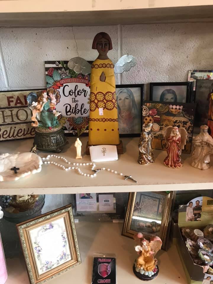 Finnegan's Finds Thrift Shop in Mansura
