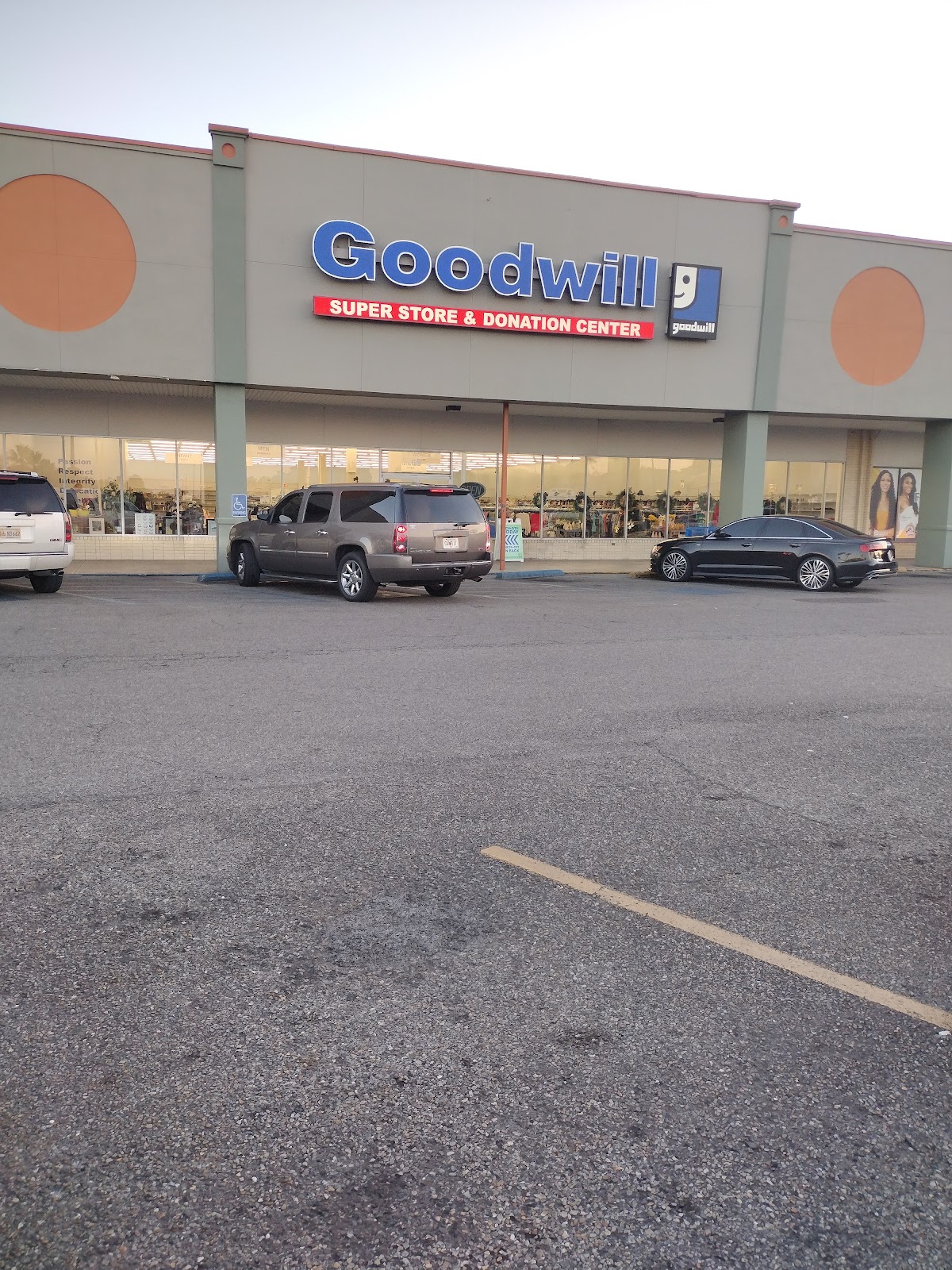 Goodwill Hardy Court Retail Store & Donation Center in Gulfport