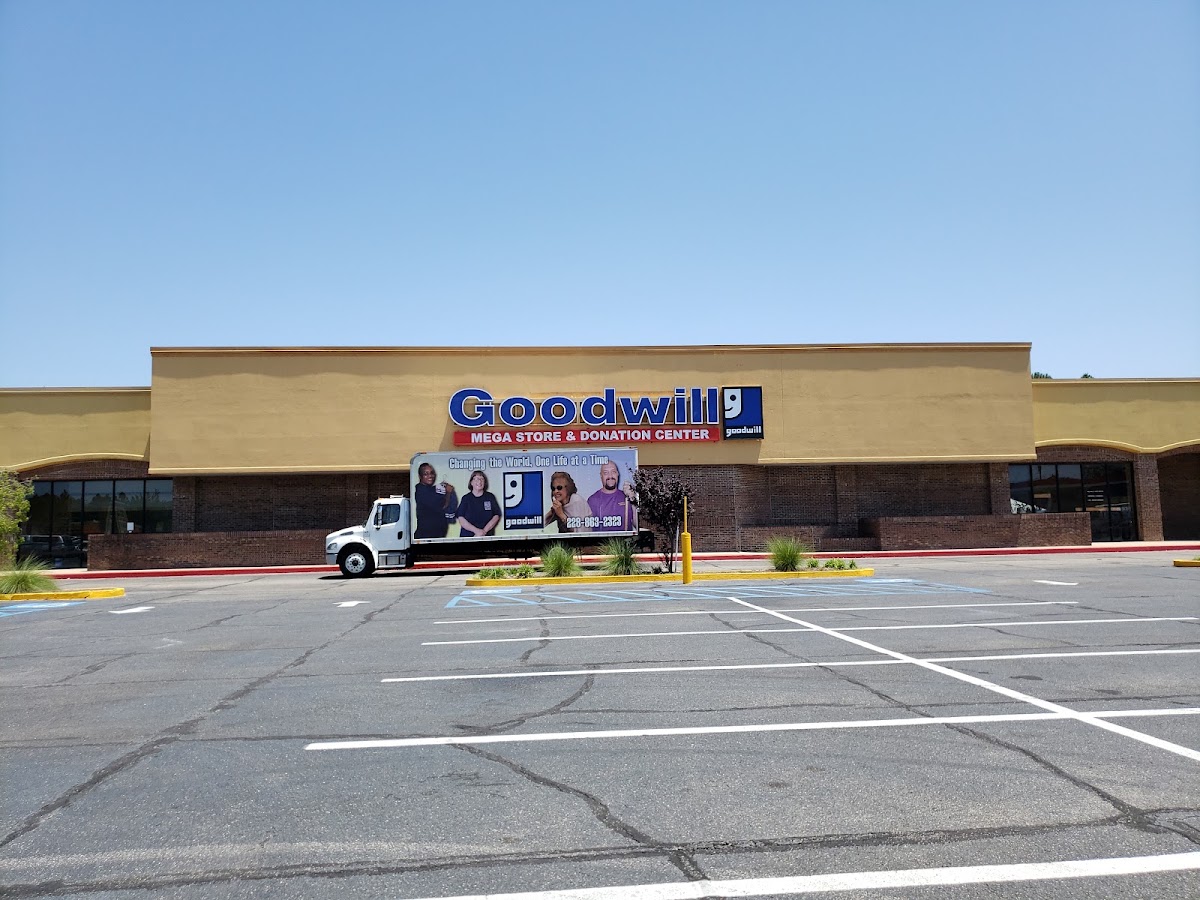 Goodwill Ocean Springs Retail Store and Career Connections in Ocean Springs