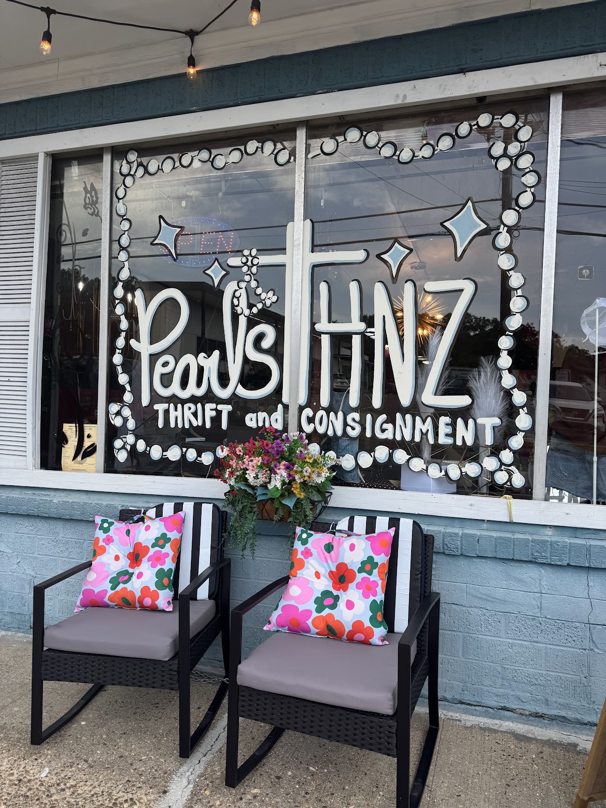 Pearls N Thinz in Biloxi
