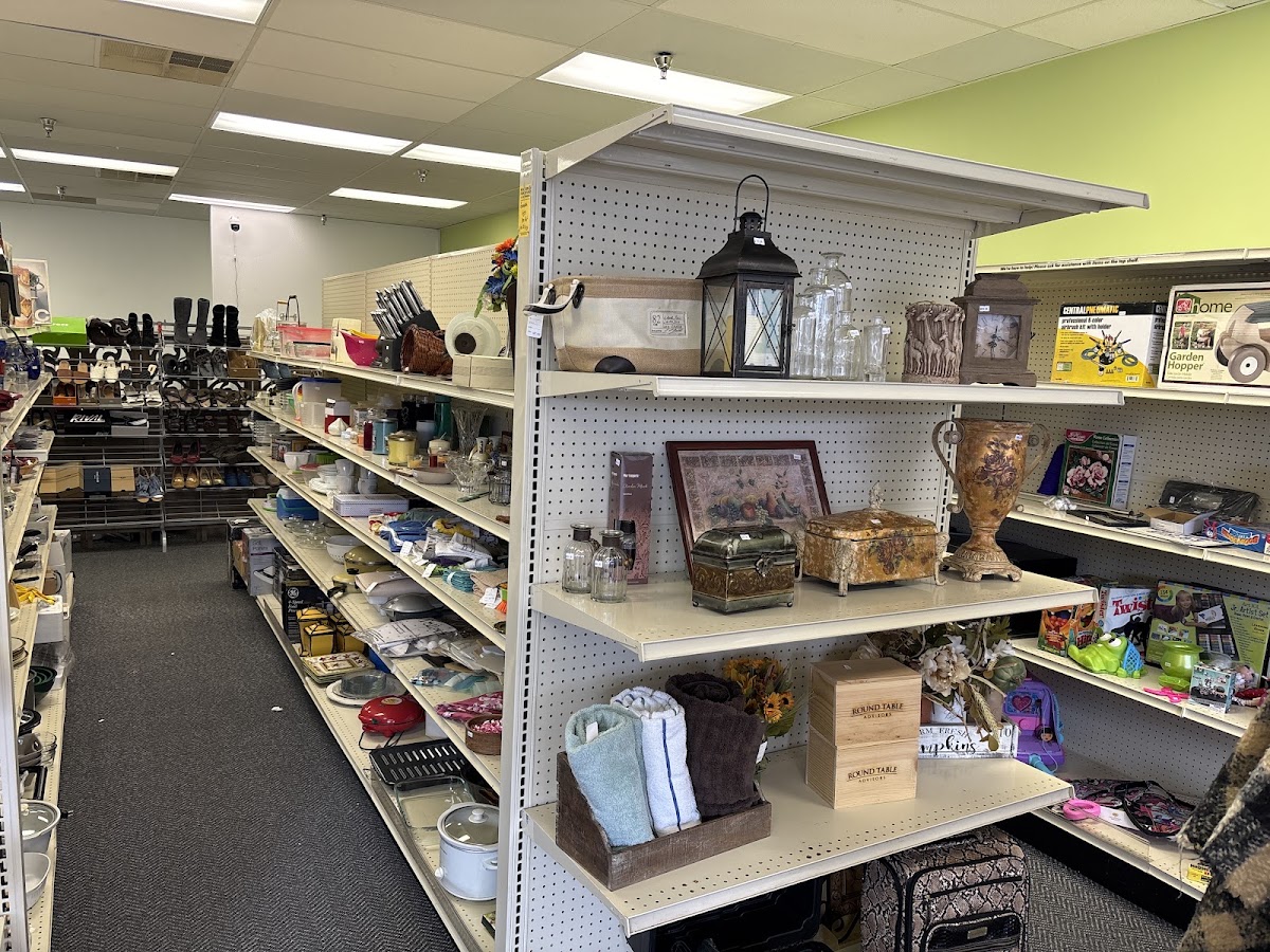Friends And Family Discount And Thrift in Chattanooga