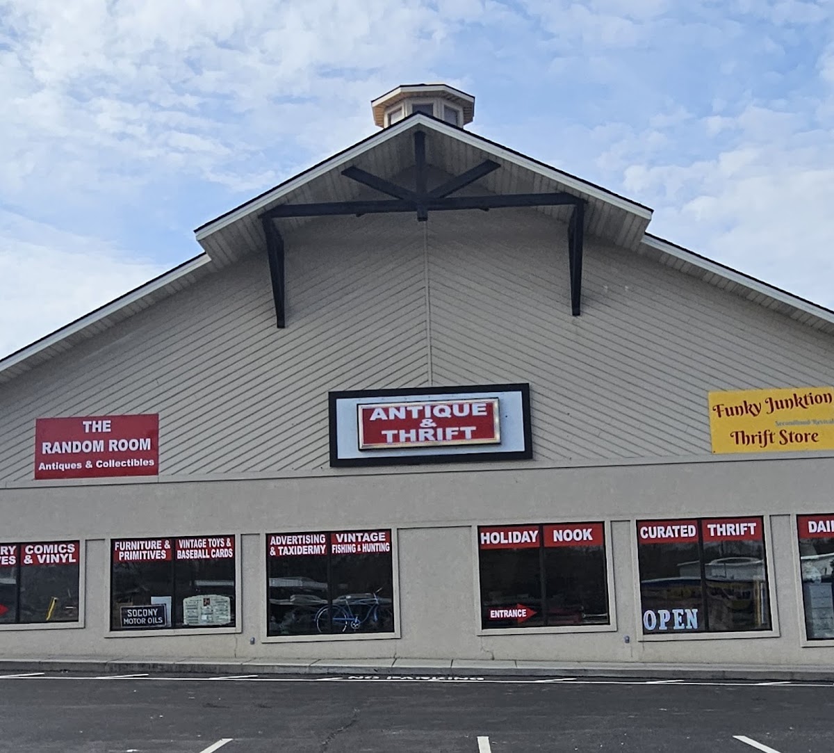 Funky Junktion Thrift Store in Sevierville