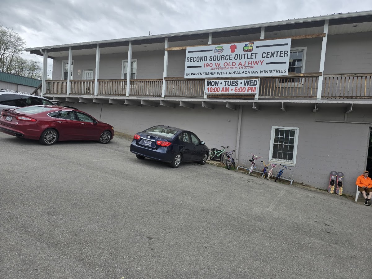 Second Source Outlet Center in Jefferson City