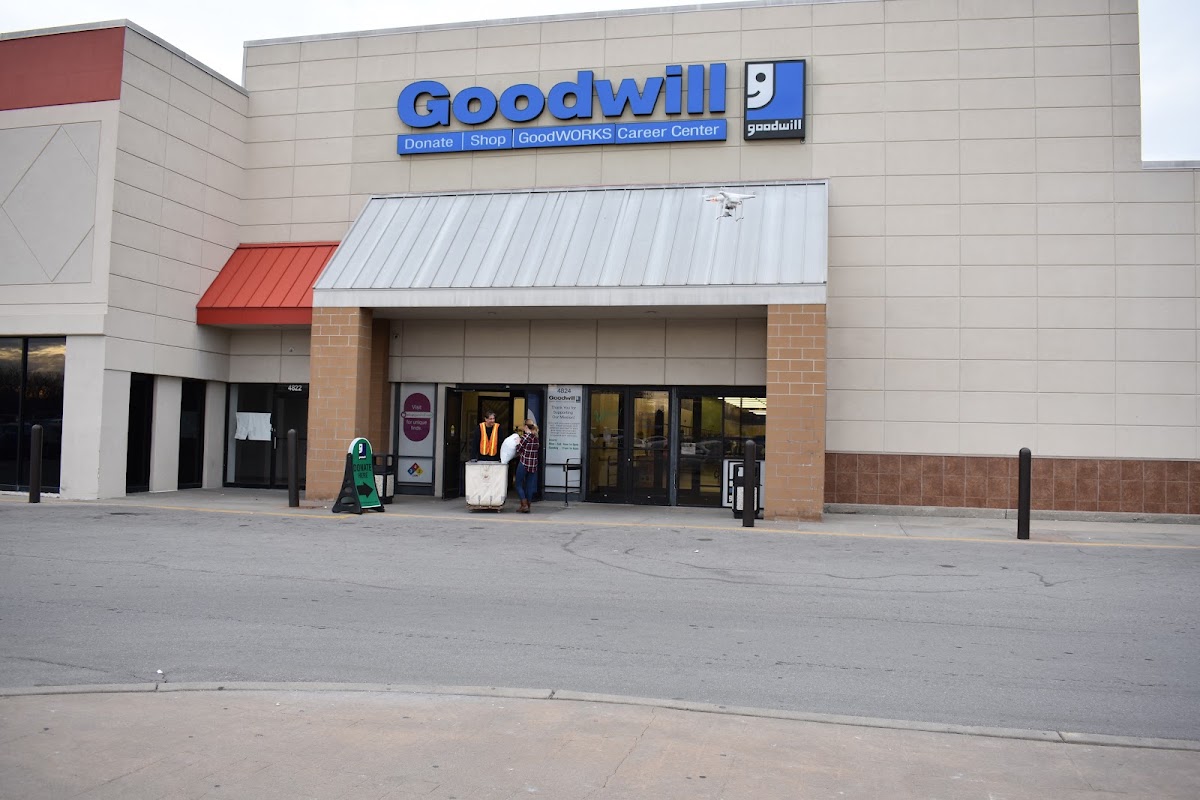 Goodwill North Oak in Kansas City