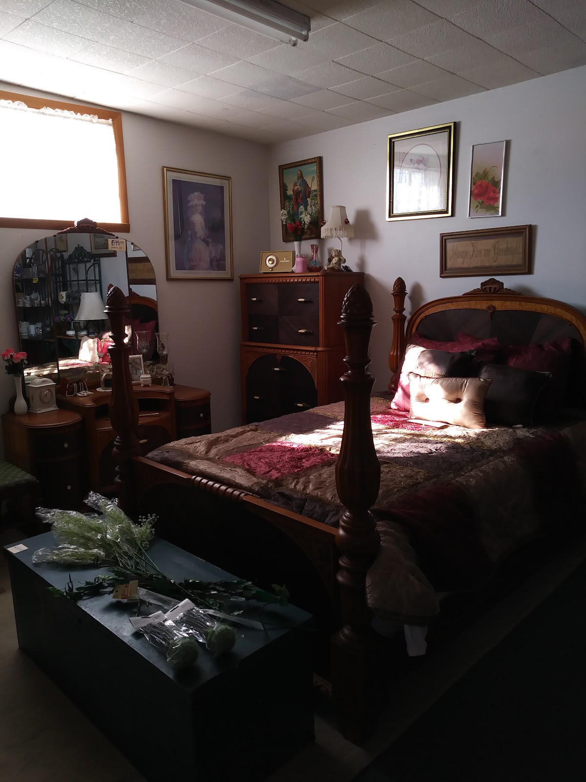 Siony's Treasures Thrift Store in Junction City