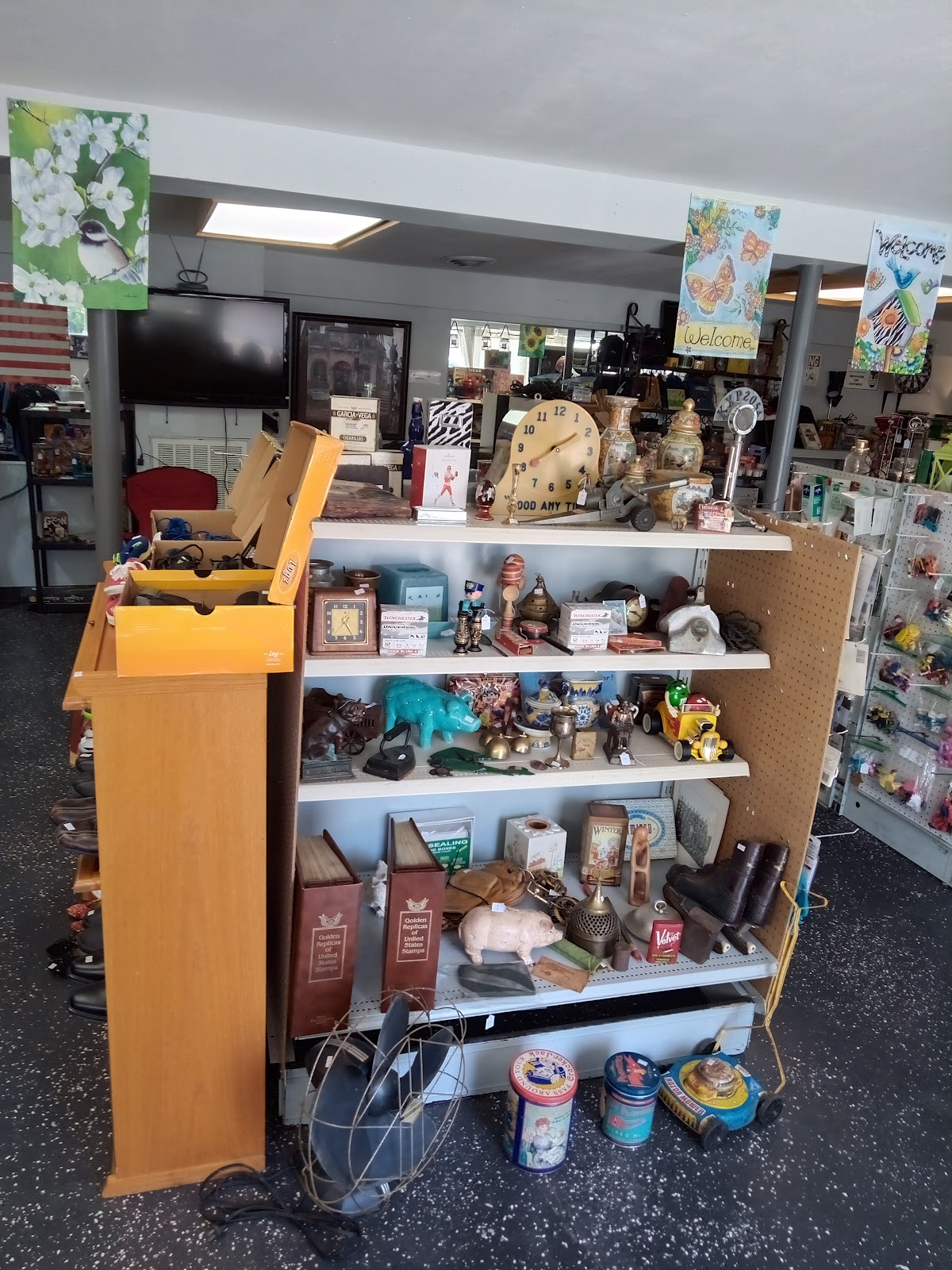 Bailey's buy sell & trade shop in De Soto
