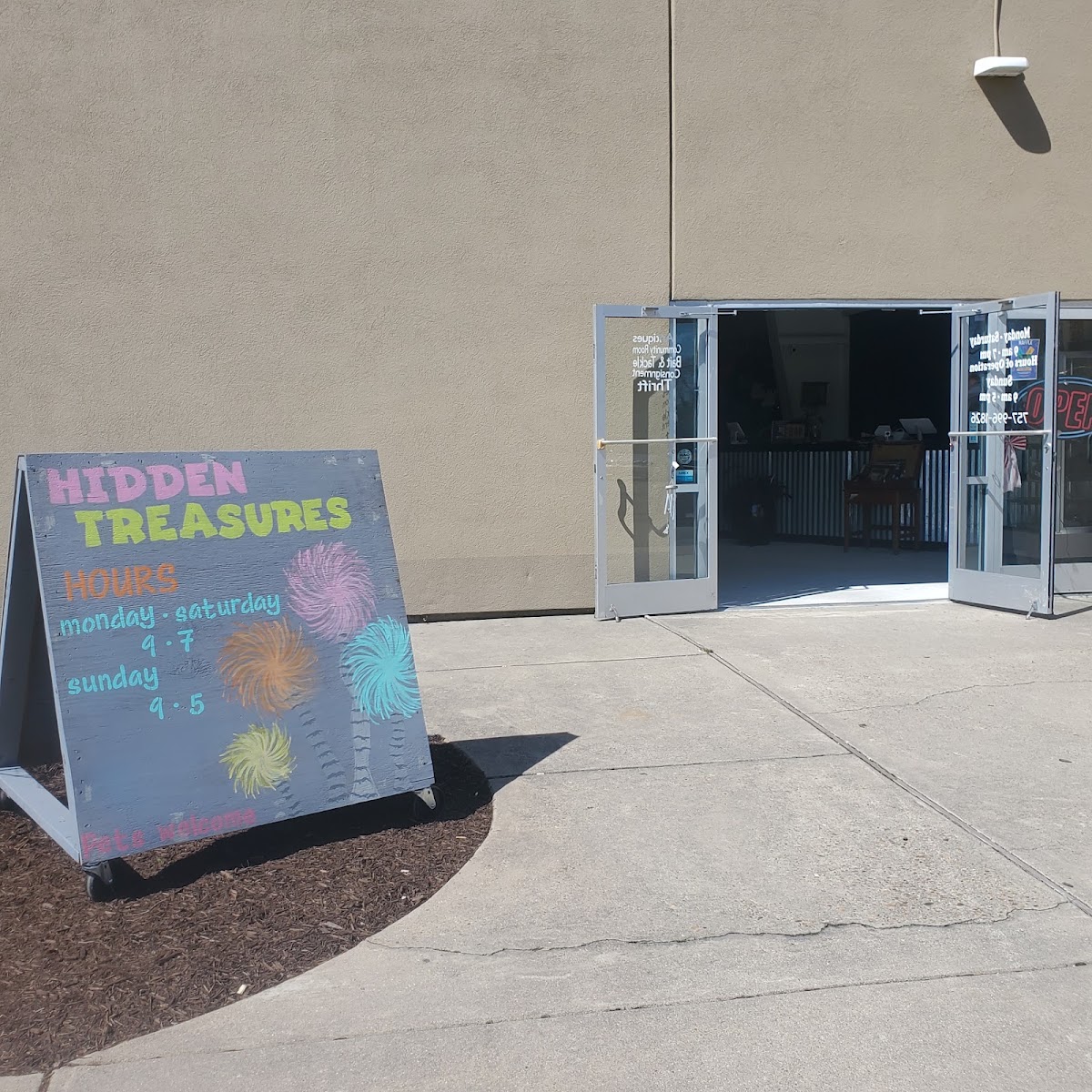Hidden Treasures Galleria in Portsmouth