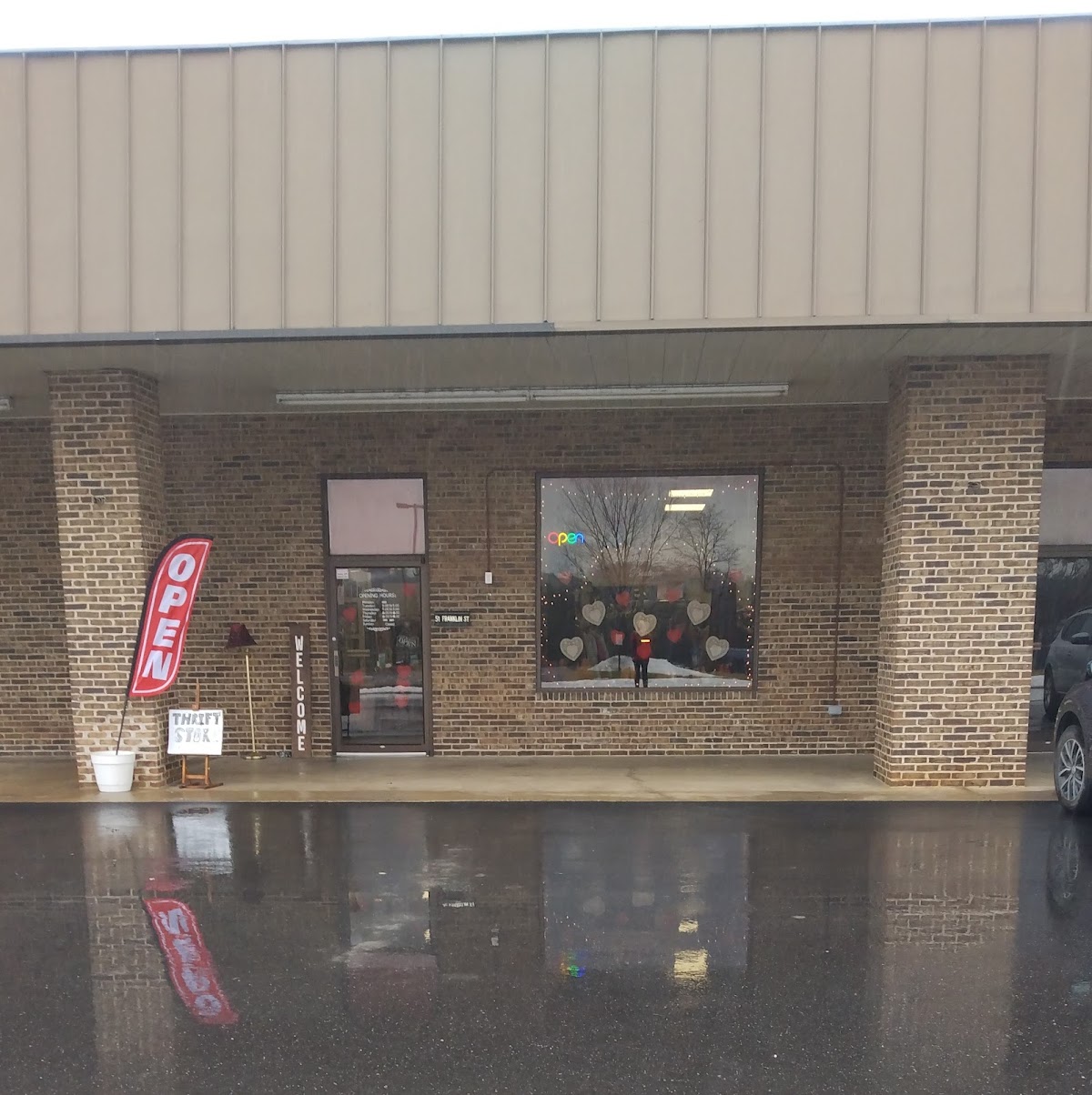 Looking Beyond Boutique, LLC in Weyers Cave