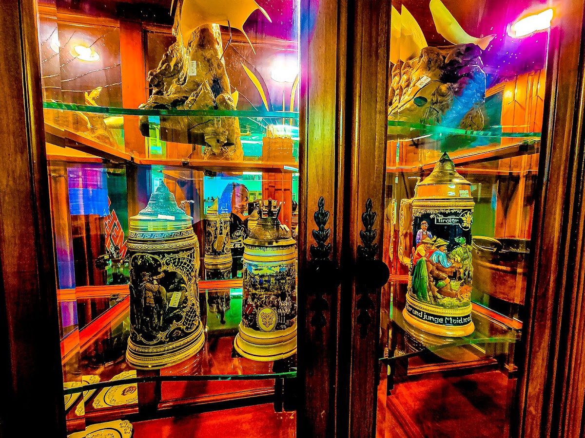 Antiques & Thrifting Consignment Store, LLC in Winchester