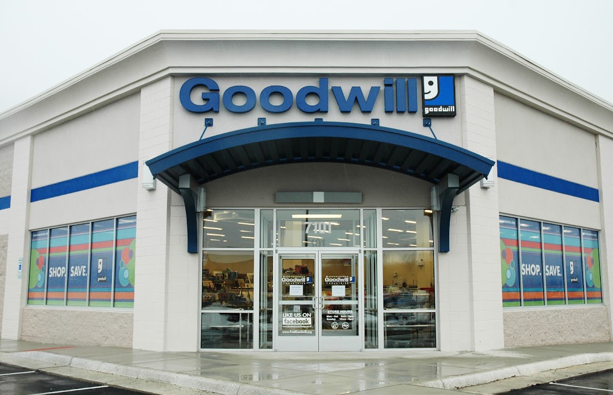 Goodwill Store - Harrison Crossing in Fredericksburg