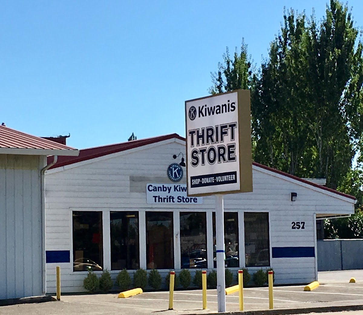 Canby Kiwanis Thrift Shop in Canby