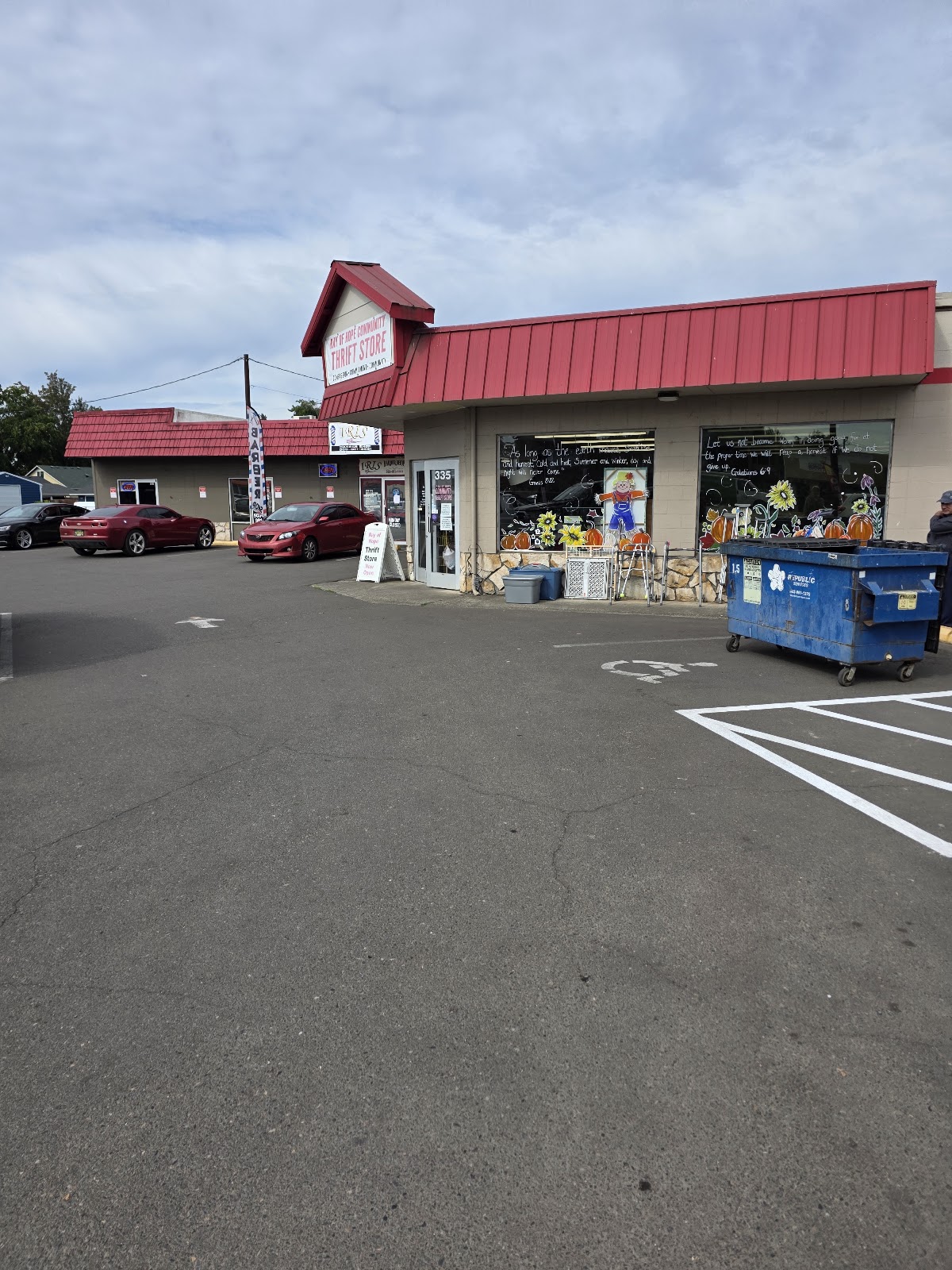 Ray of Hope Community Thrift Store in Woodburn