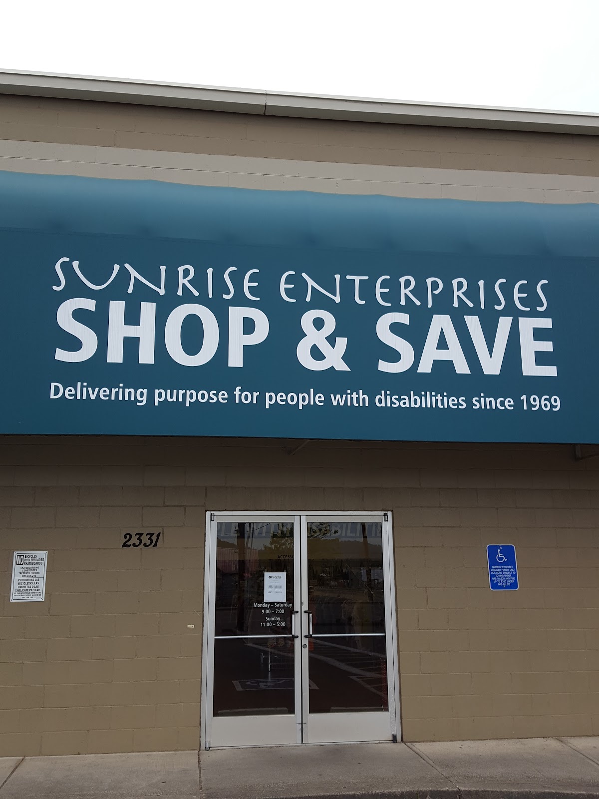 Sunrise Shop & Save in Roseburg