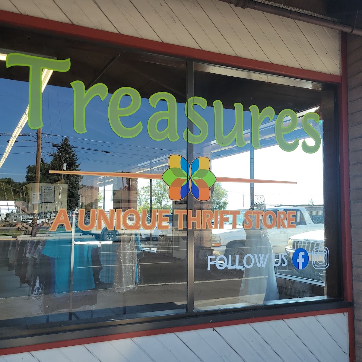 Treasures Thrift Shop in Klamath Falls