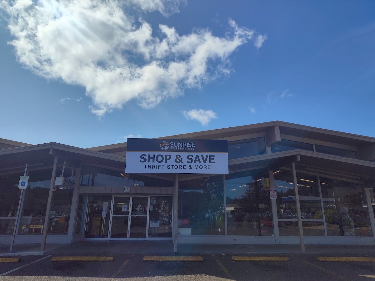 Sunrise Shop & Save in Reedsport