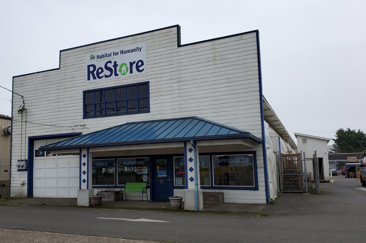 HFHLC Newport ReStore in Newport