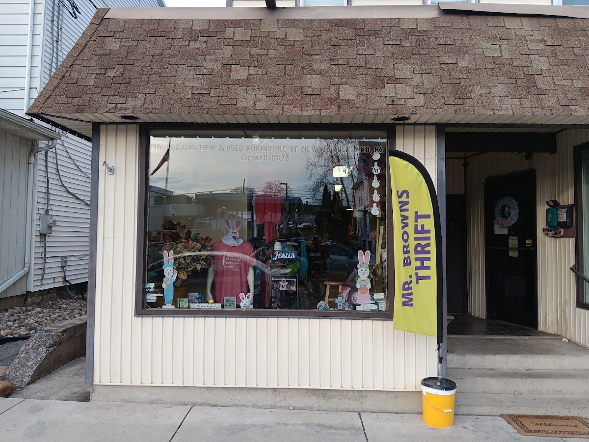 MR.BROWNS FURNITURE AND THRIFT STORE in New Cumberland