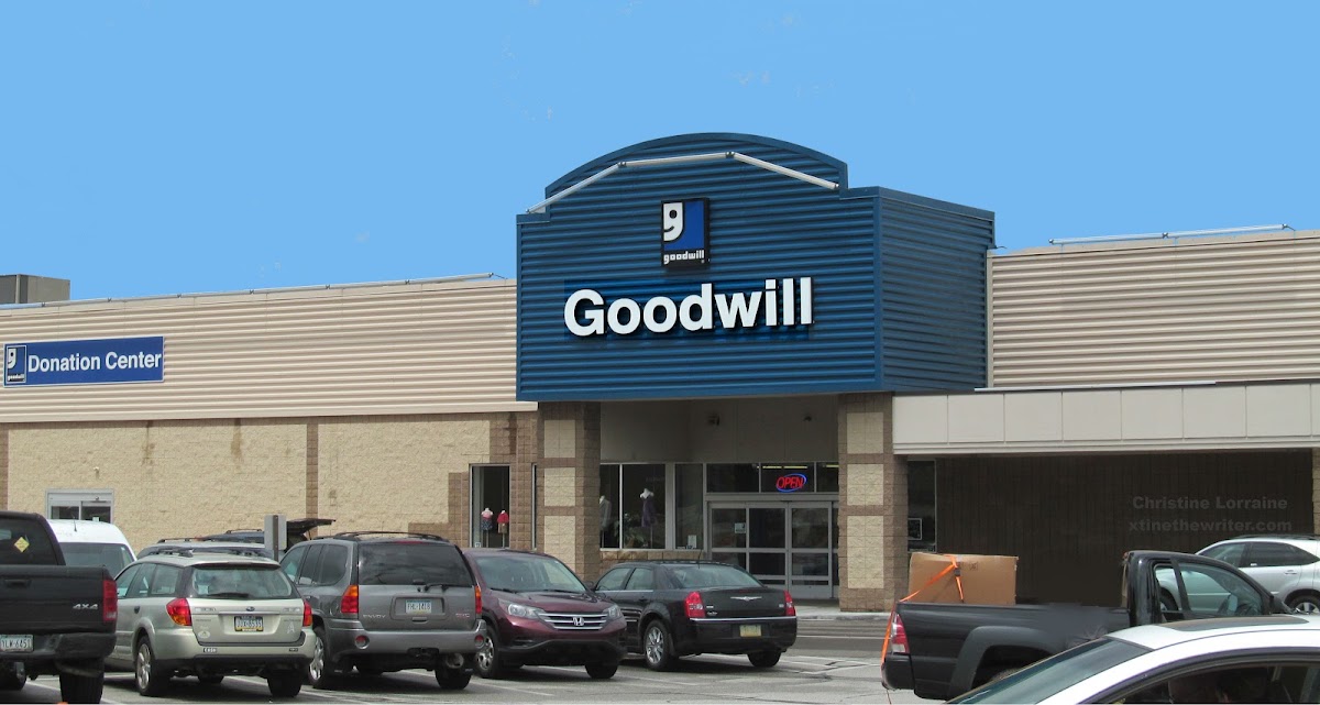 Goodwill Summit Towne Center in Erie