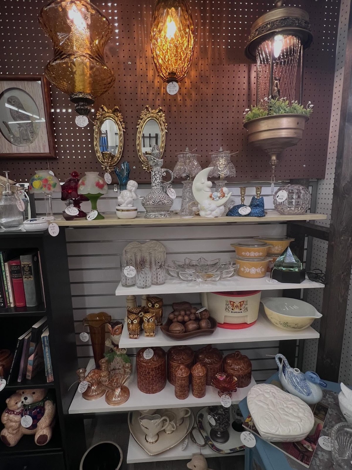 Junk in the Trunk Vintage Decor in Blairsville
