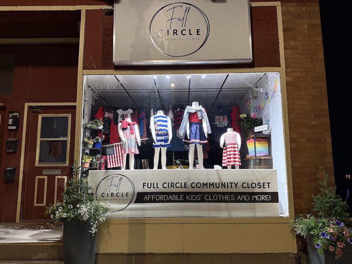 Full Circle Community Closet Inc in New Holstein