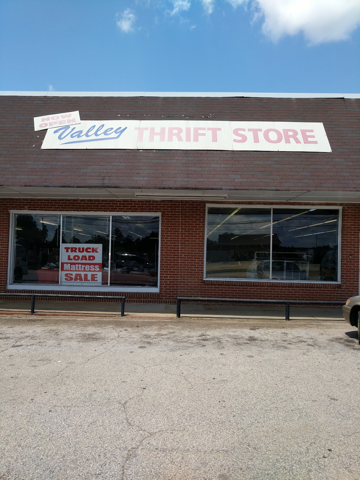 Valley Thrift Store in Valley