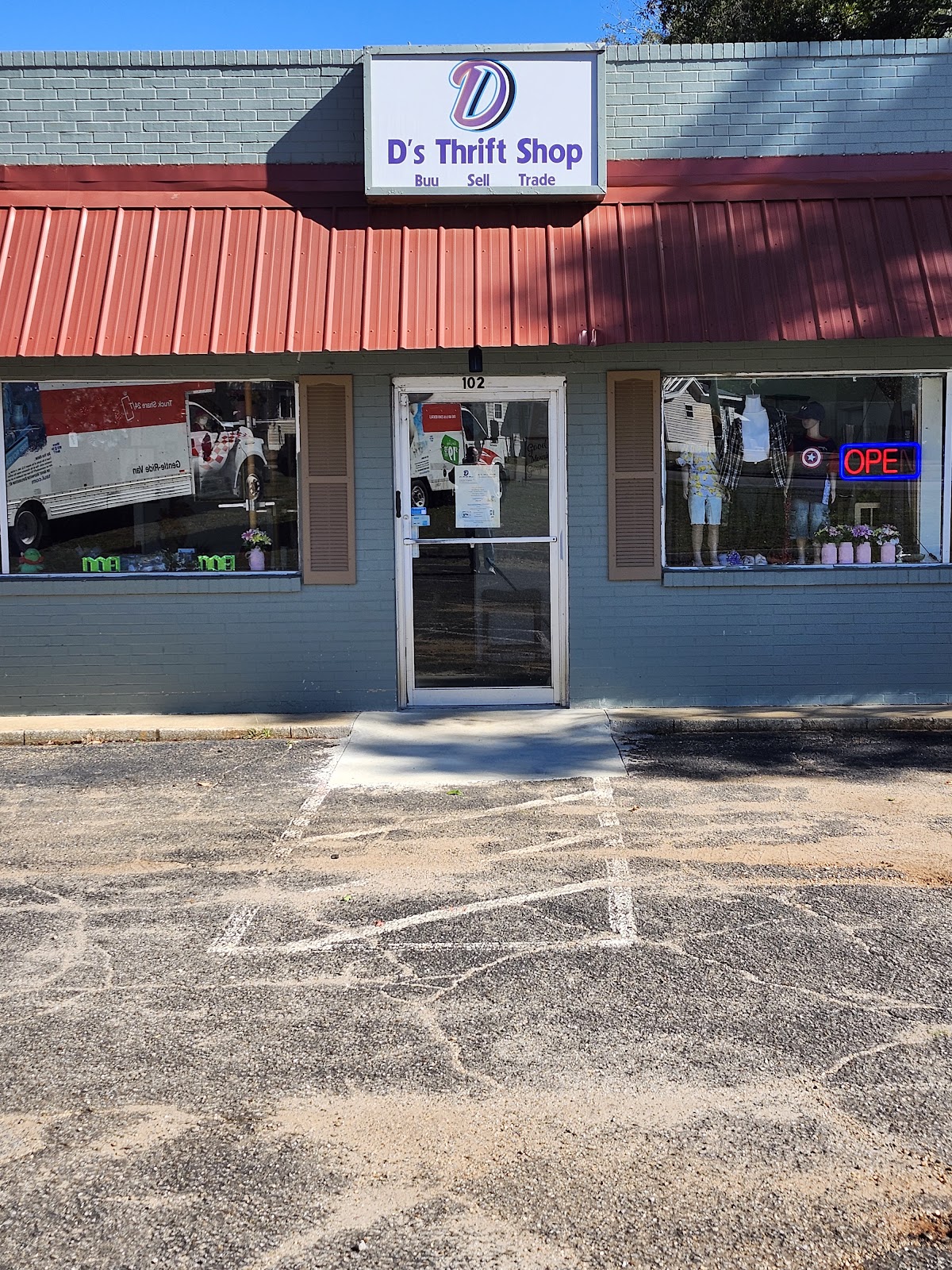 D'S ThriftShop in Enterprise
