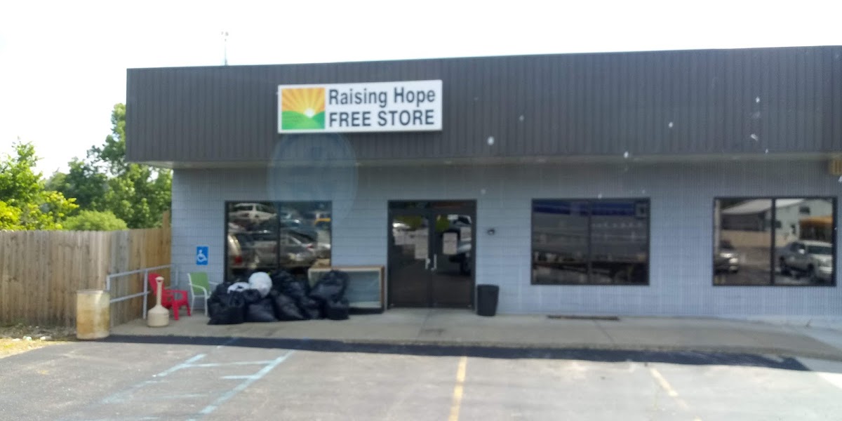 Raising Hope Free Store in Camdenton