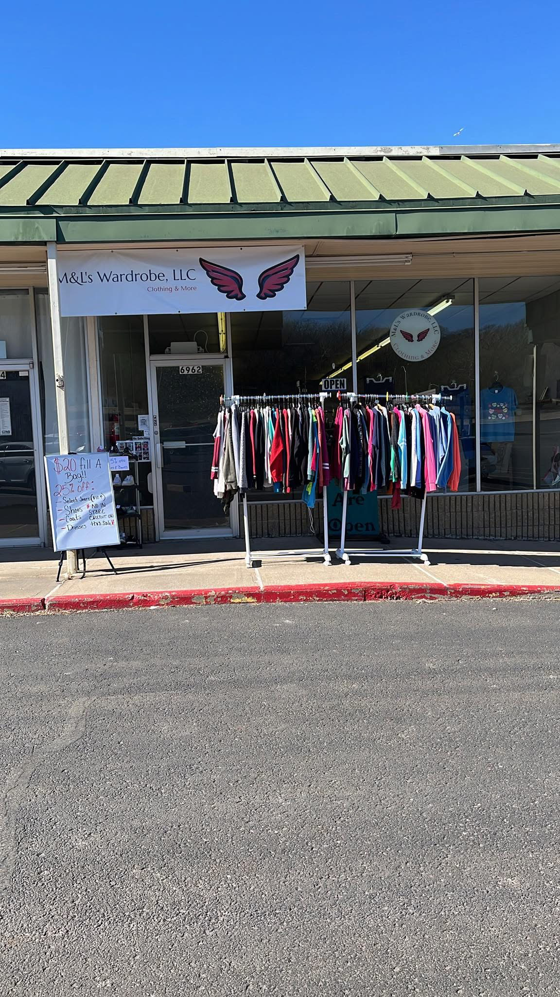 M&L's Wardrobe llc in Saint Joseph