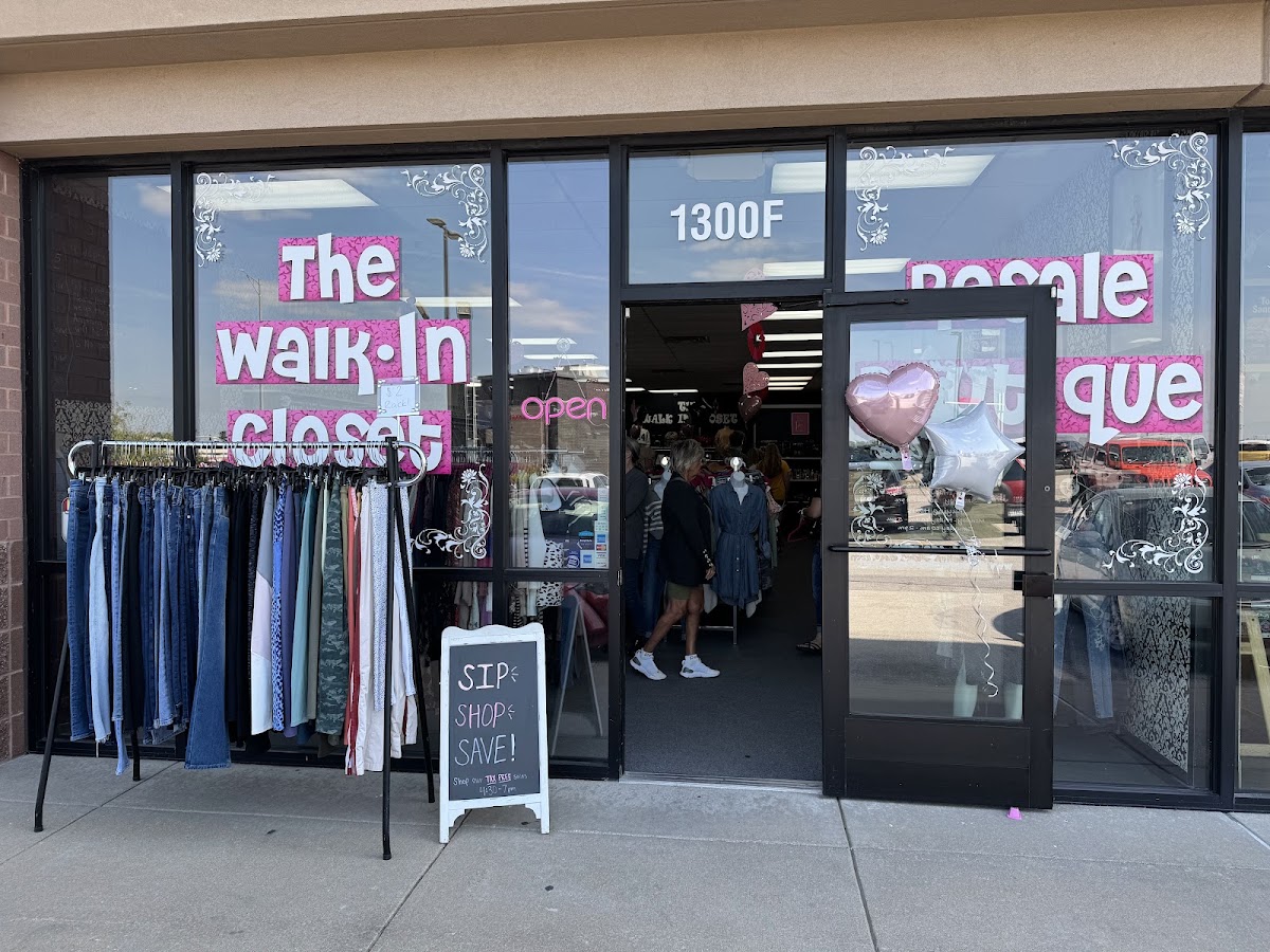 The Walk In Closet Resale Boutique in Festus