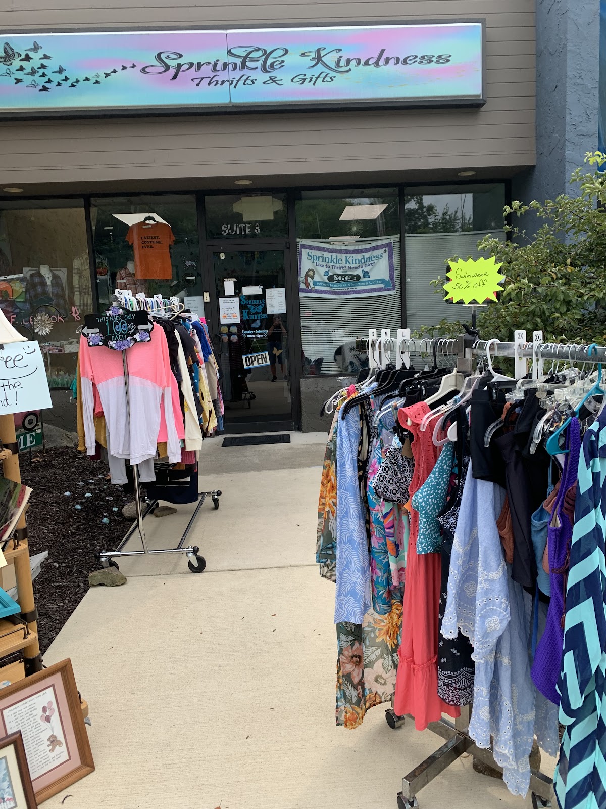 Sprinkle Kindness Thrifts & Gifts LLC in Warren