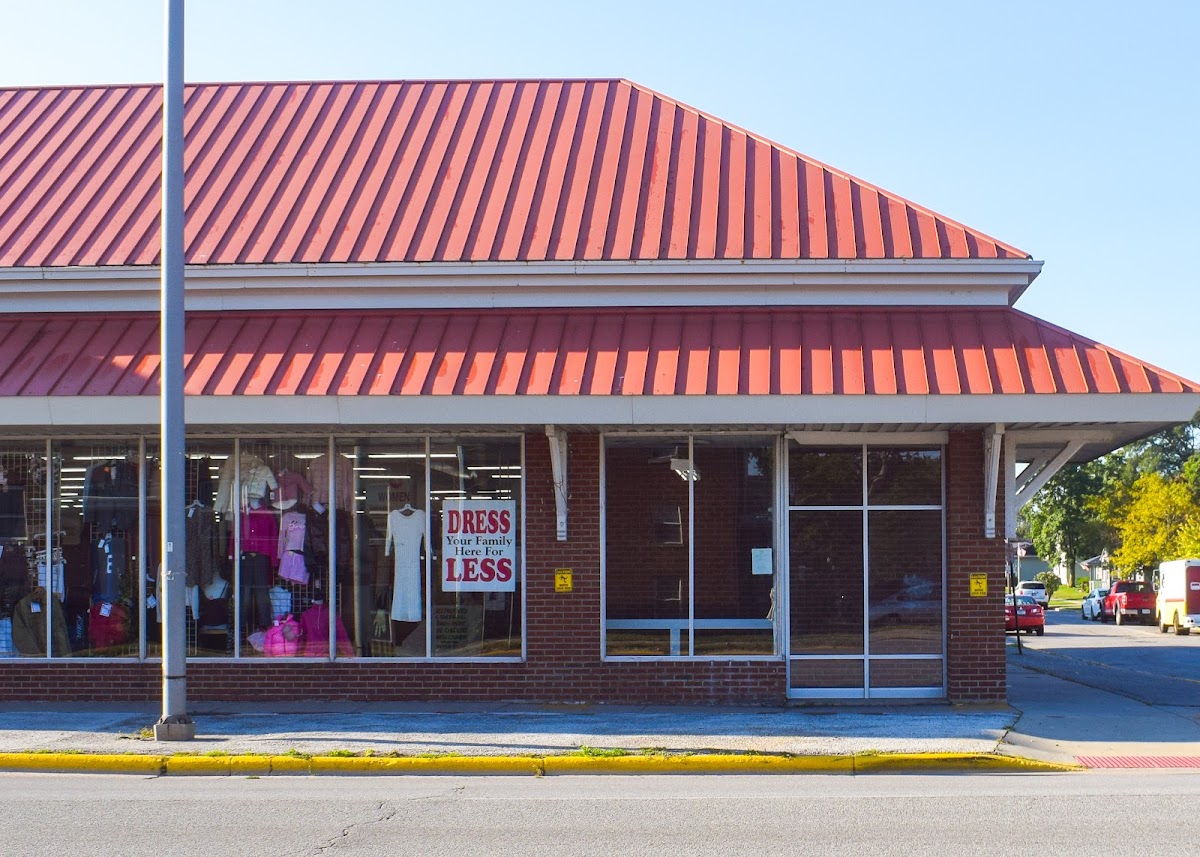 Village Discount Outlet in Hammond