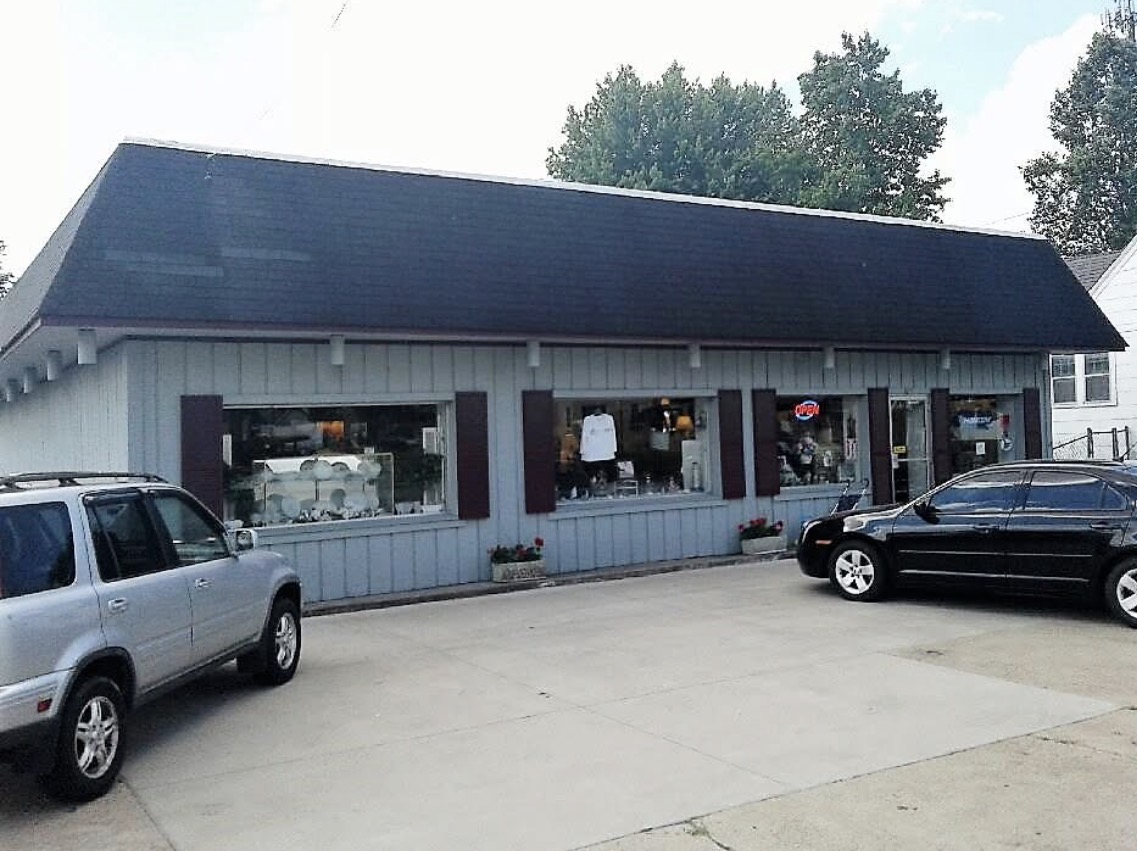 Trinity High Resale Shop in Seymour