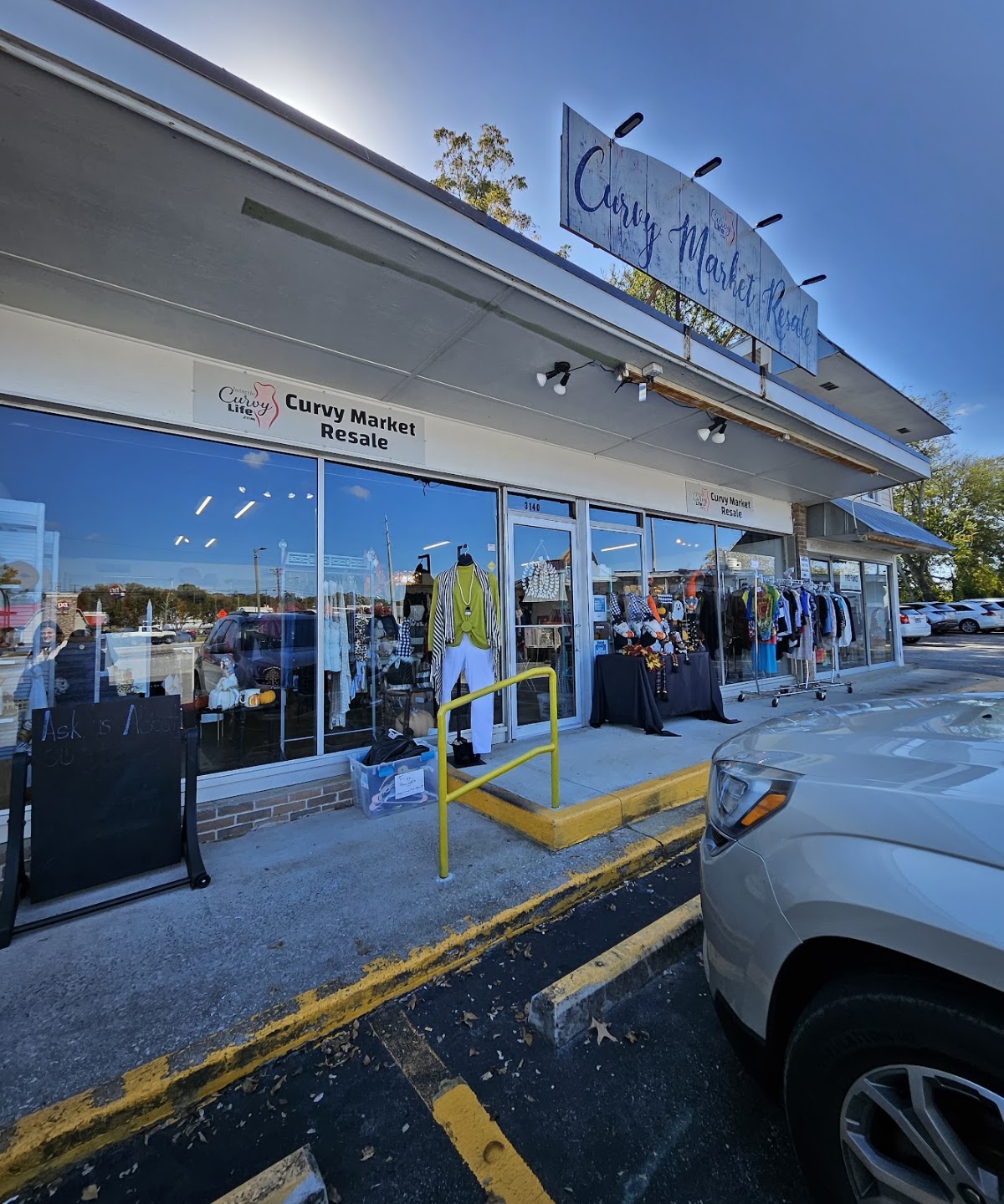 Curvy Market Resale in Covington