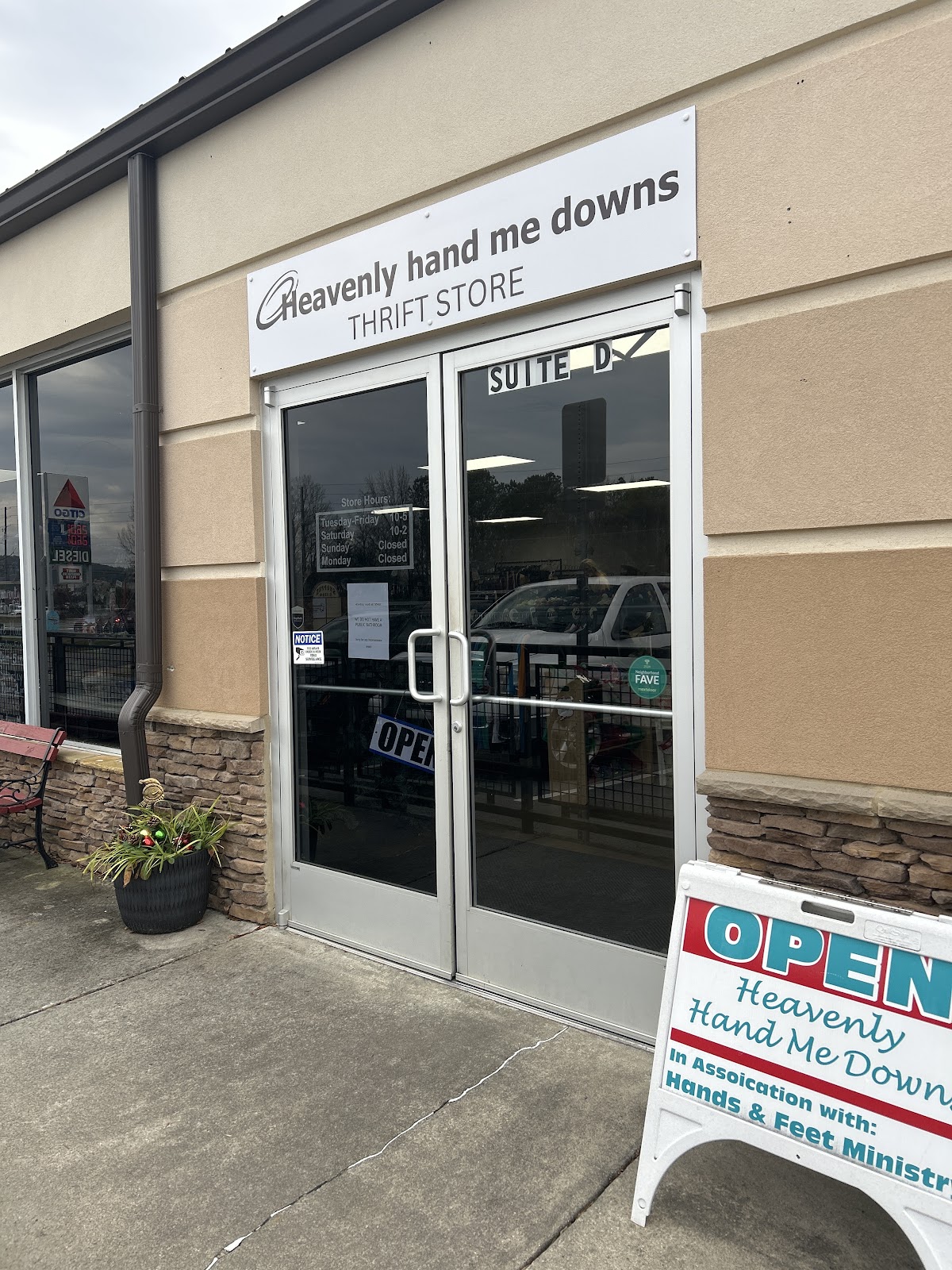 Heavenly Hand Me Downs in Adairsville