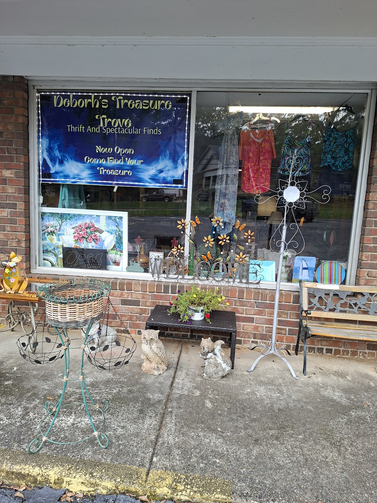 Deborah's Treasure Trove Thrift and Spectacular Finds in Acworth