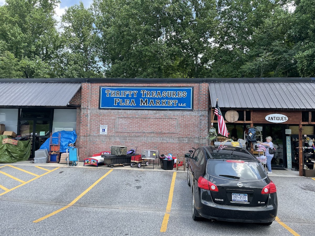 Thrifty Treasures Flea Market in Cleveland