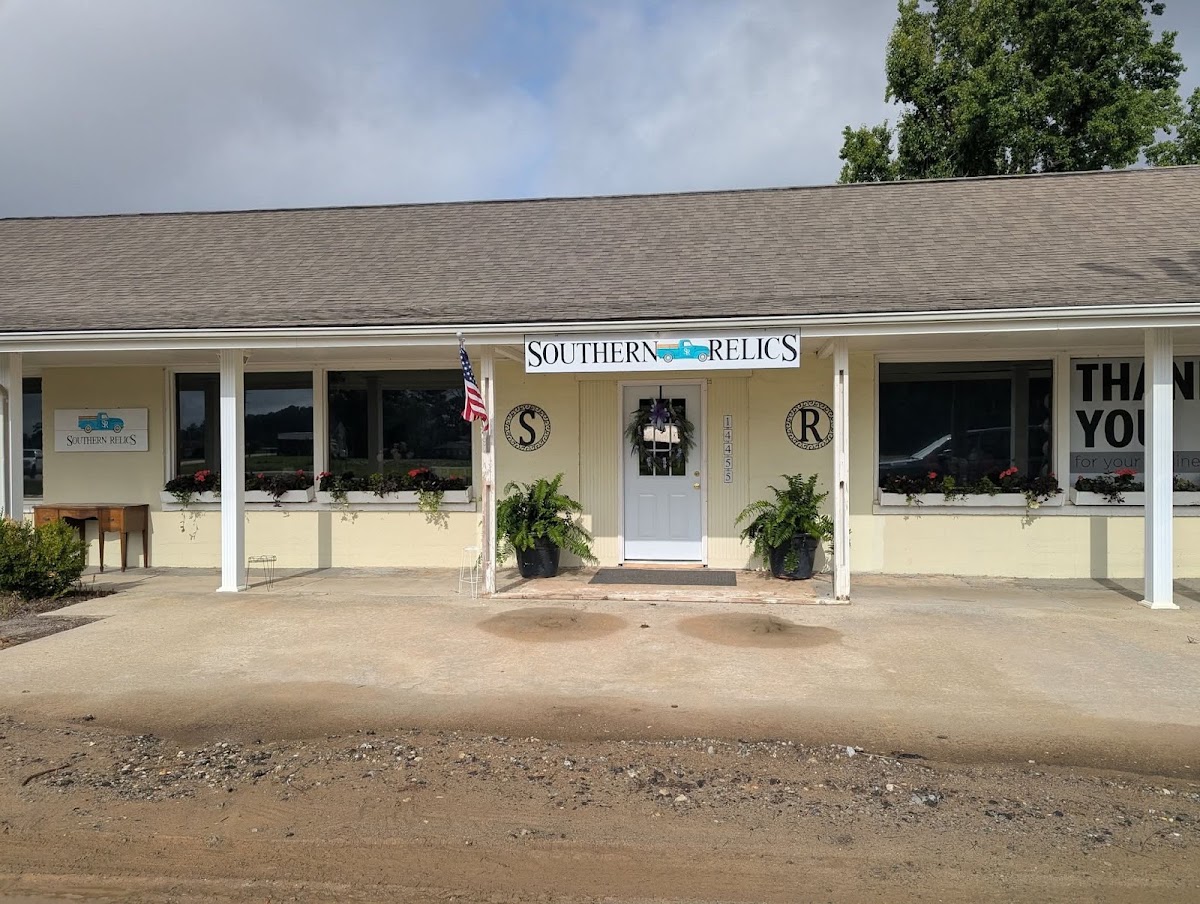 Southern Relics Gift & Thrift in Wrens