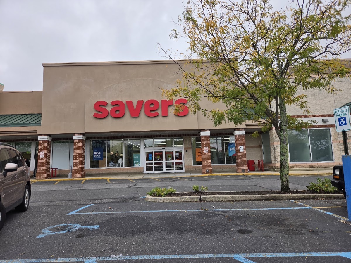 Savers in West Islip