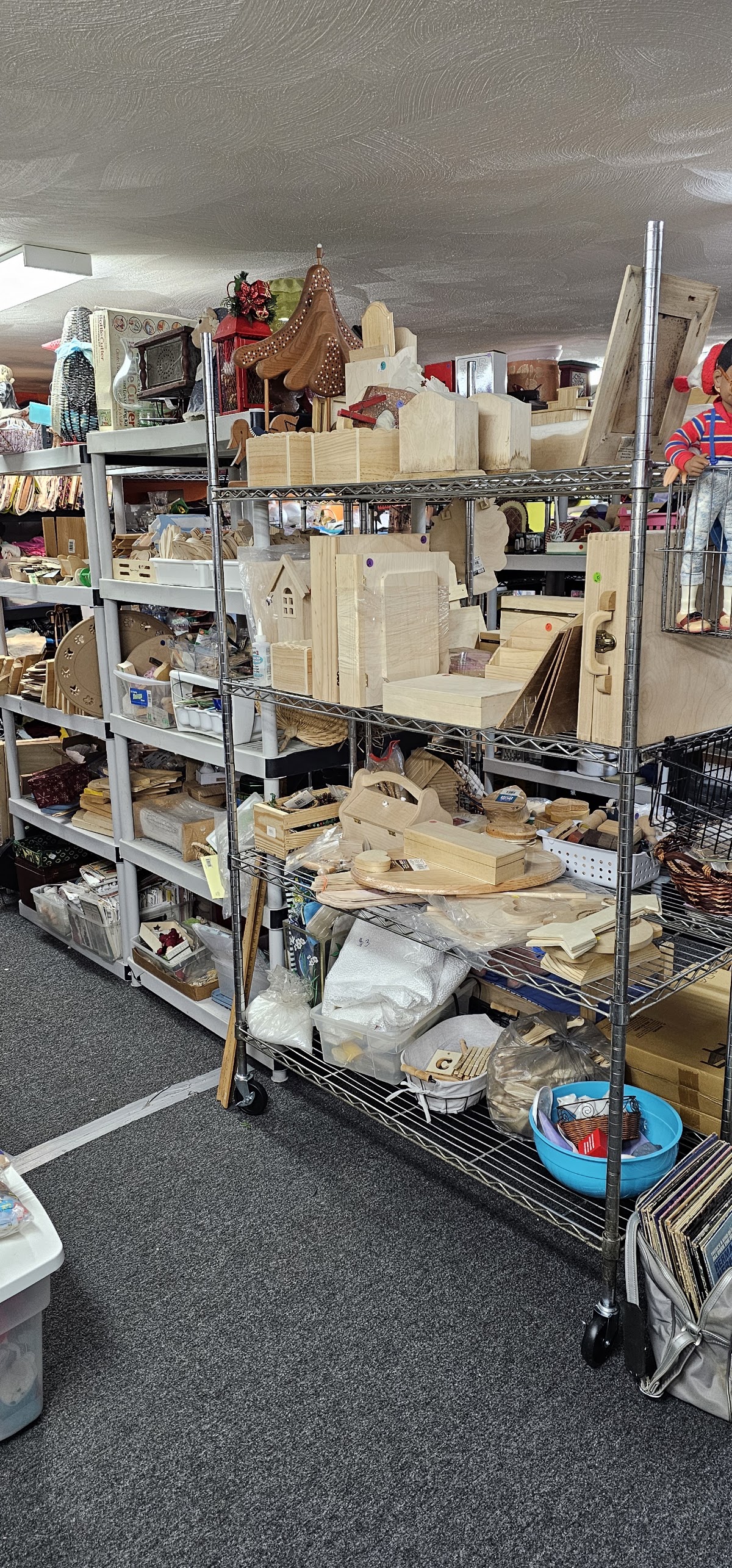 C & J Collectors in Hallstead
