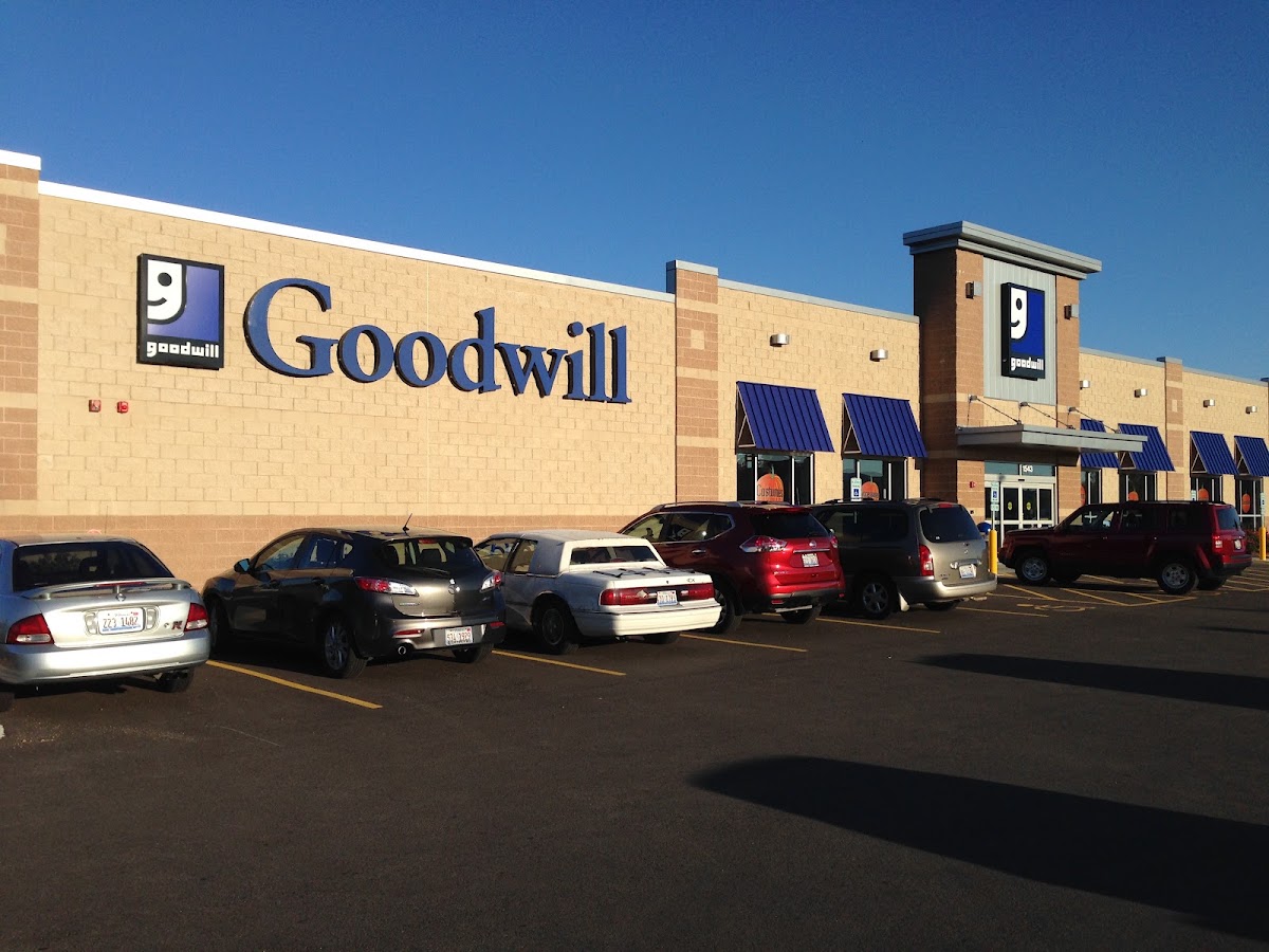 Goodwill Store & Donation Center in Aurora